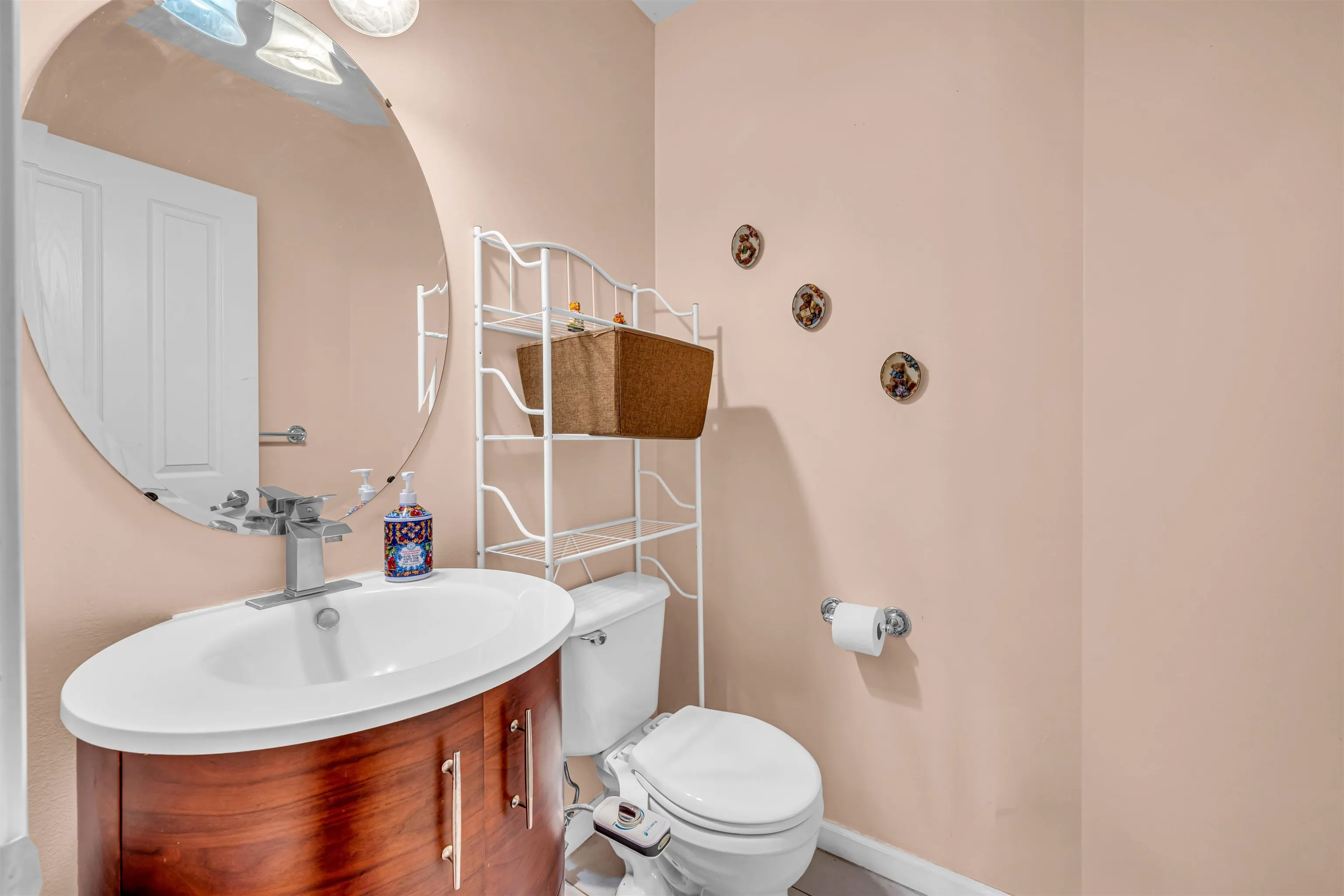 1010 Ewen Avenue #6