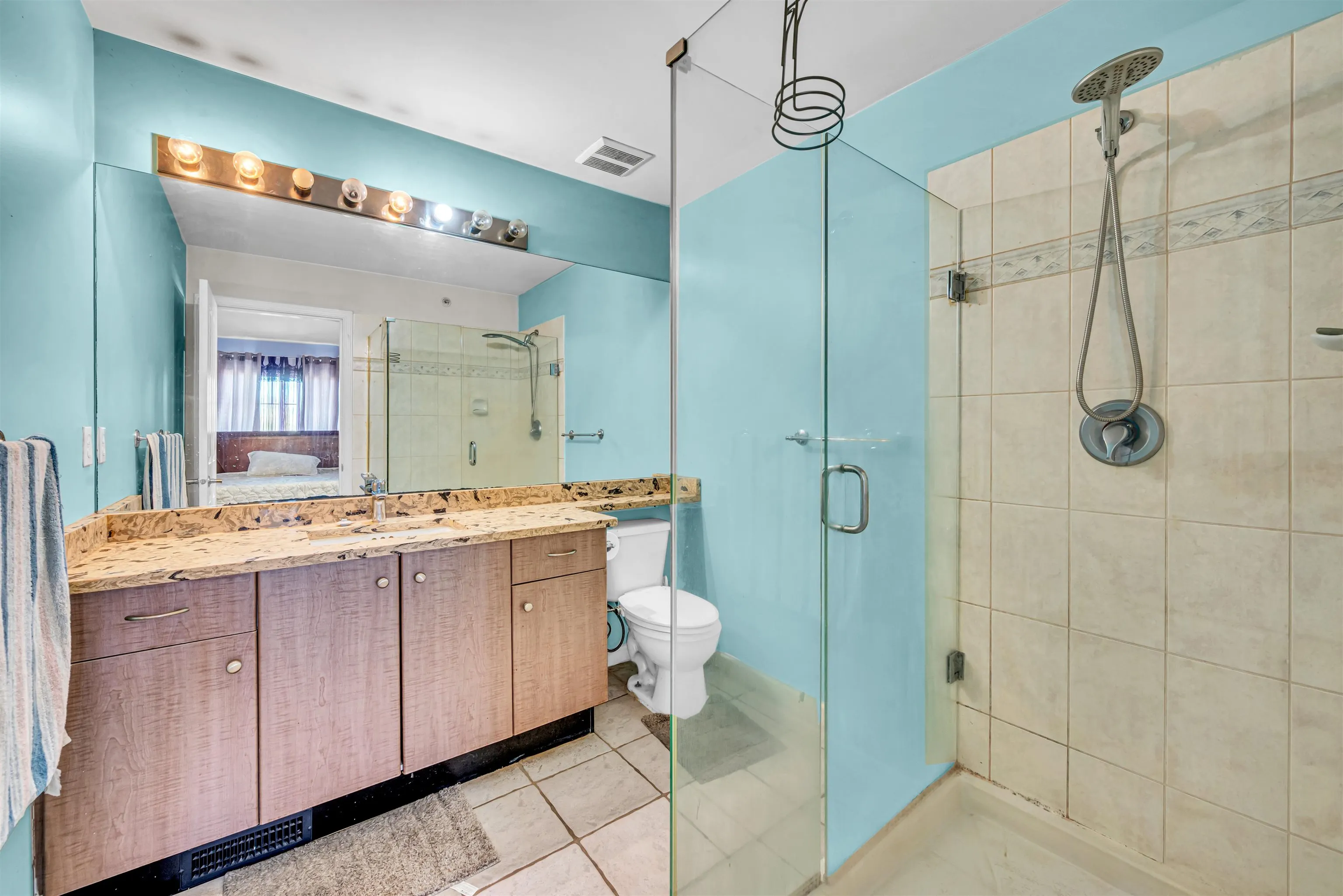 1010 Ewen Avenue #6