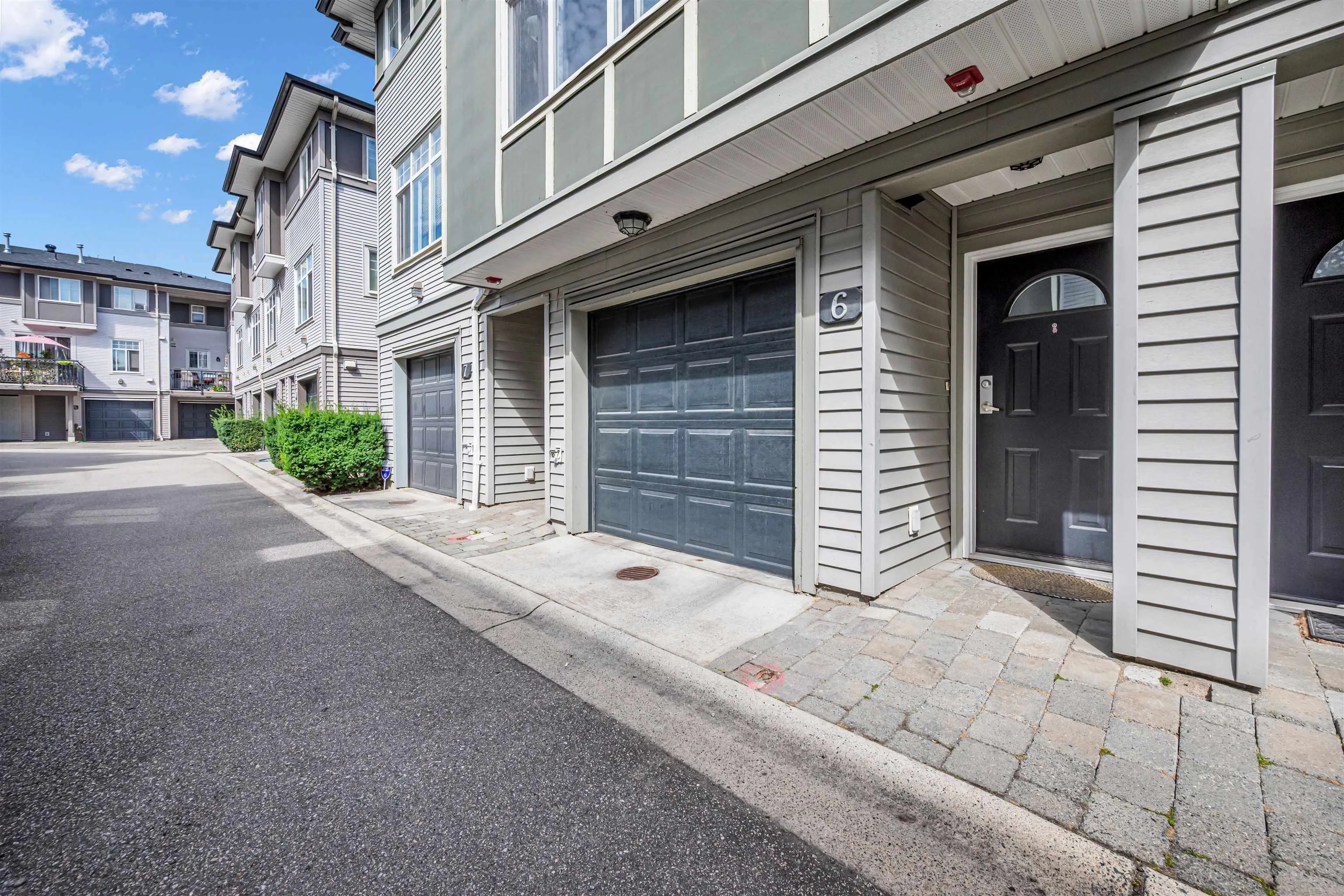 1010 Ewen Avenue #6