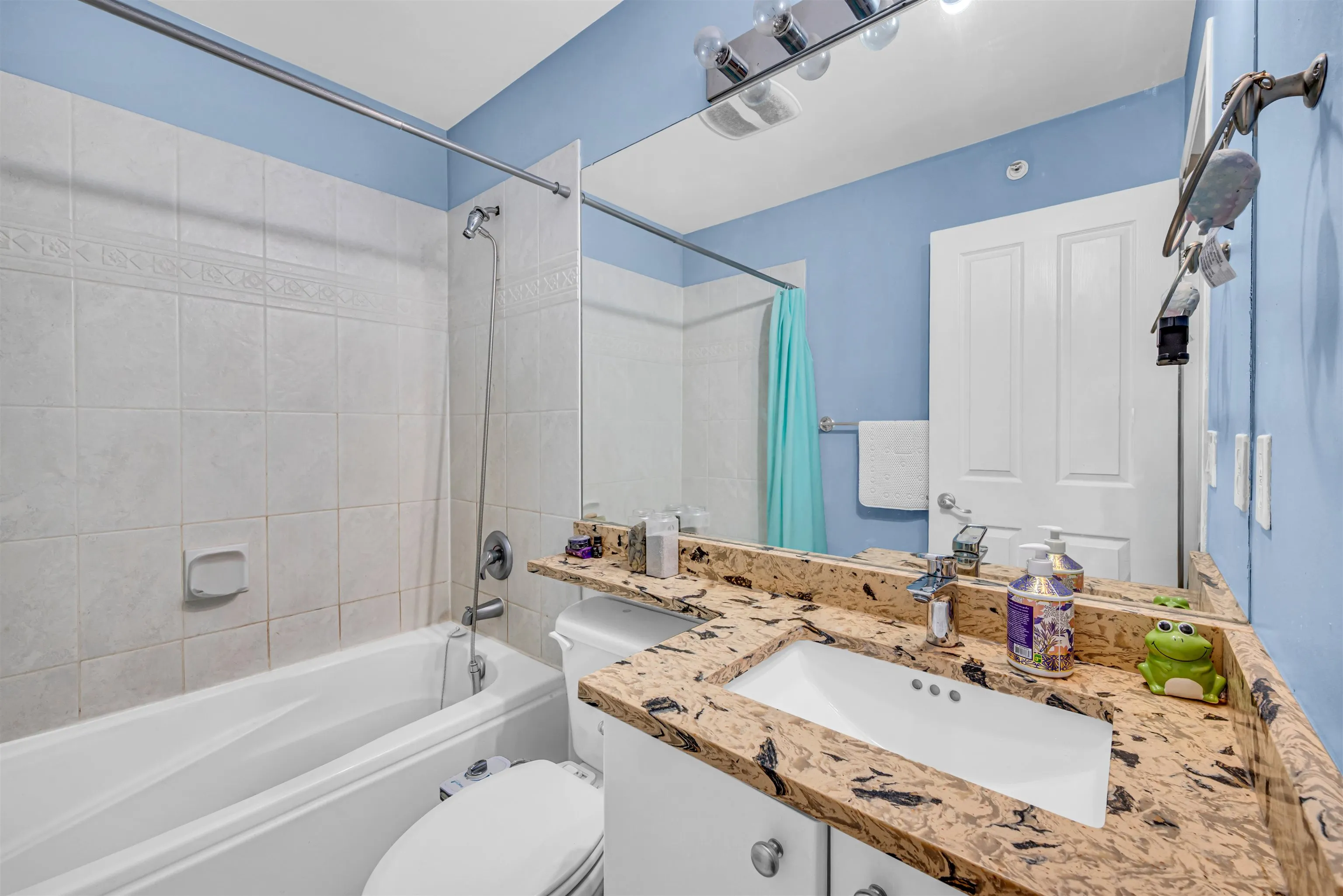 1010 Ewen Avenue #6