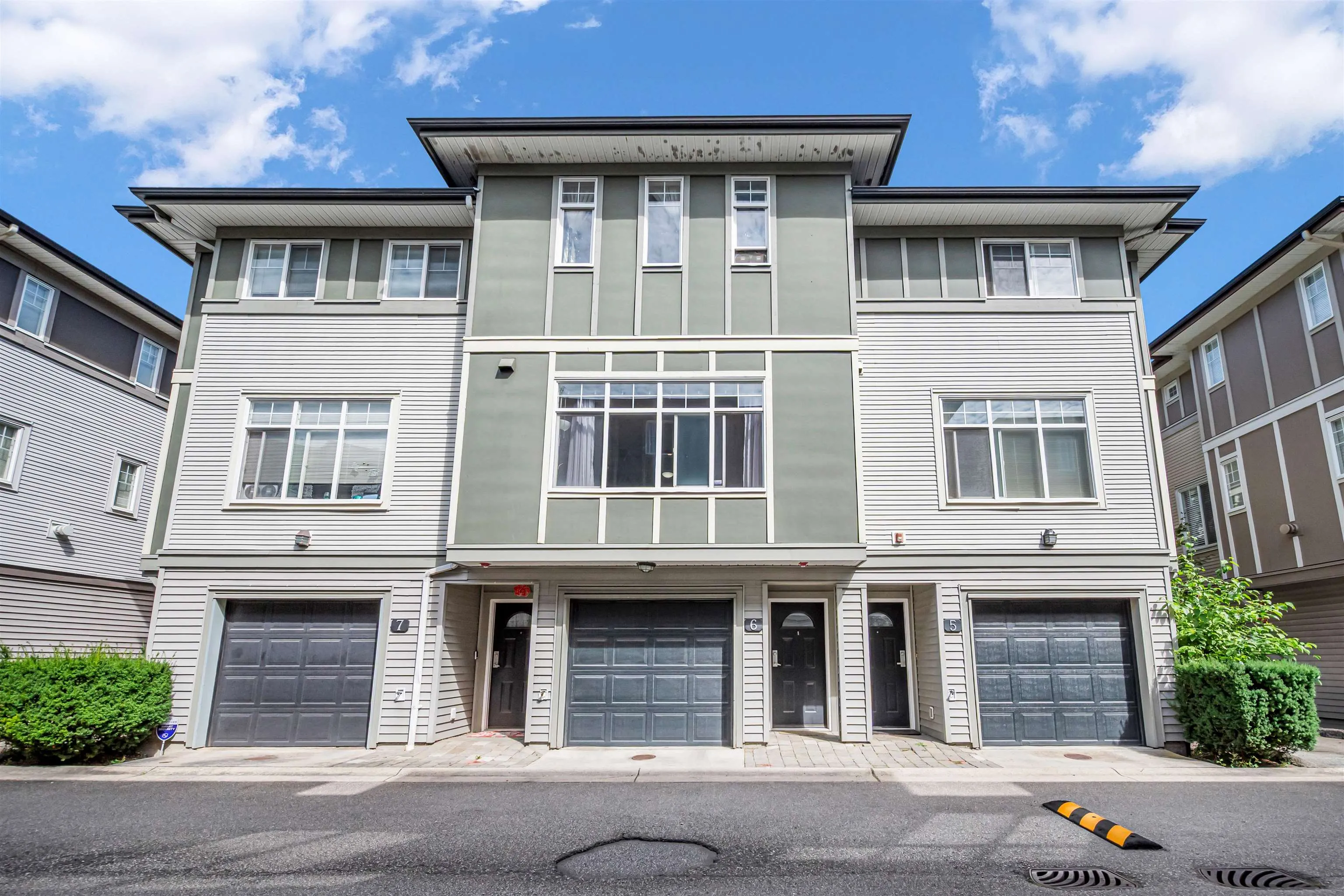 1010 Ewen Avenue #6