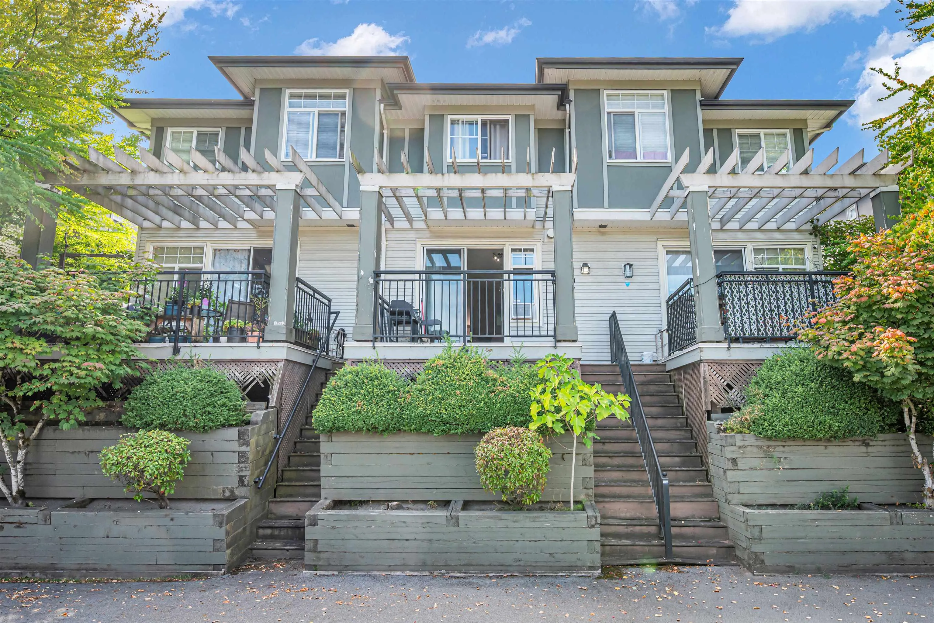 1010 Ewen Avenue #6