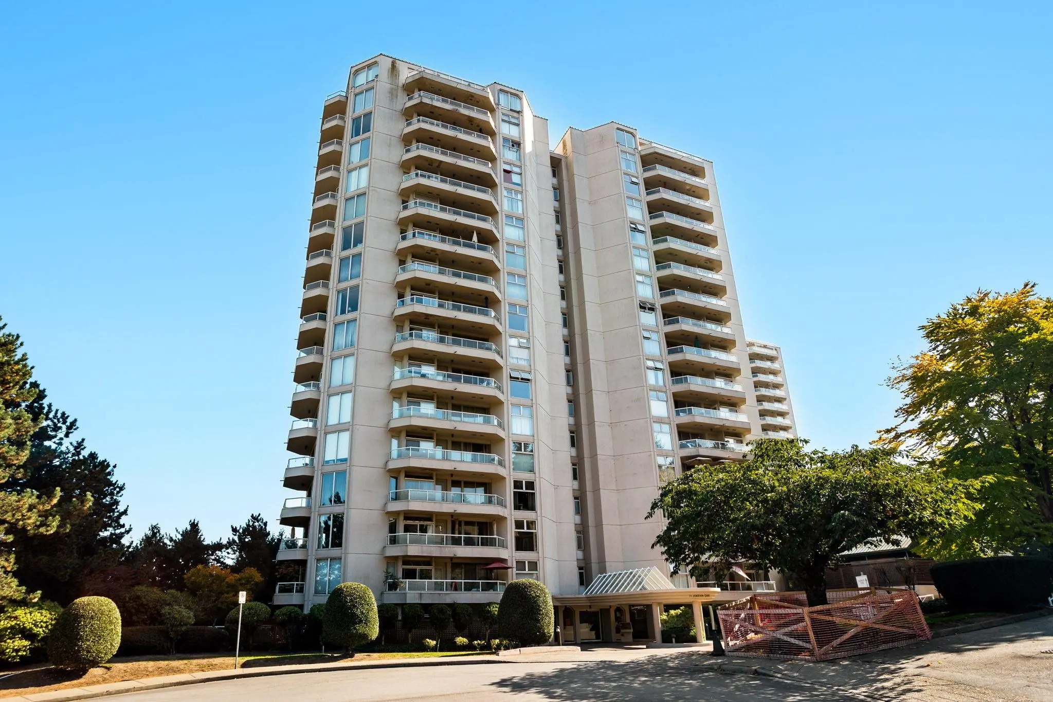 71 Jamieson Court #1801