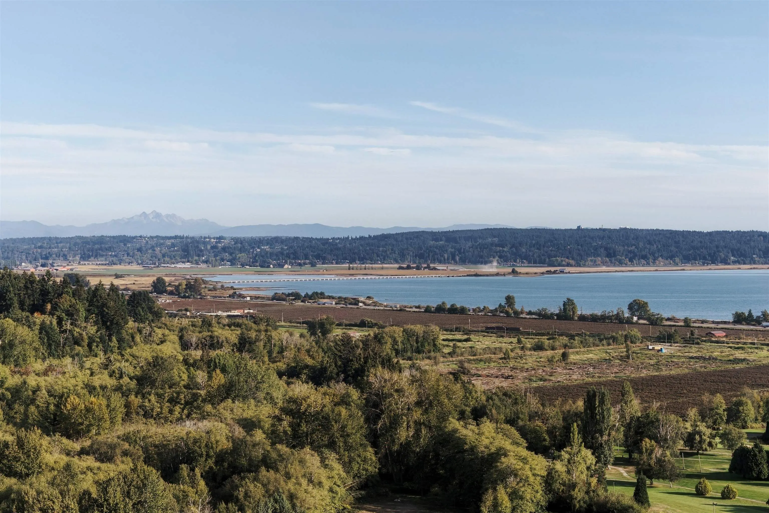 5575 Fairlight Crescent