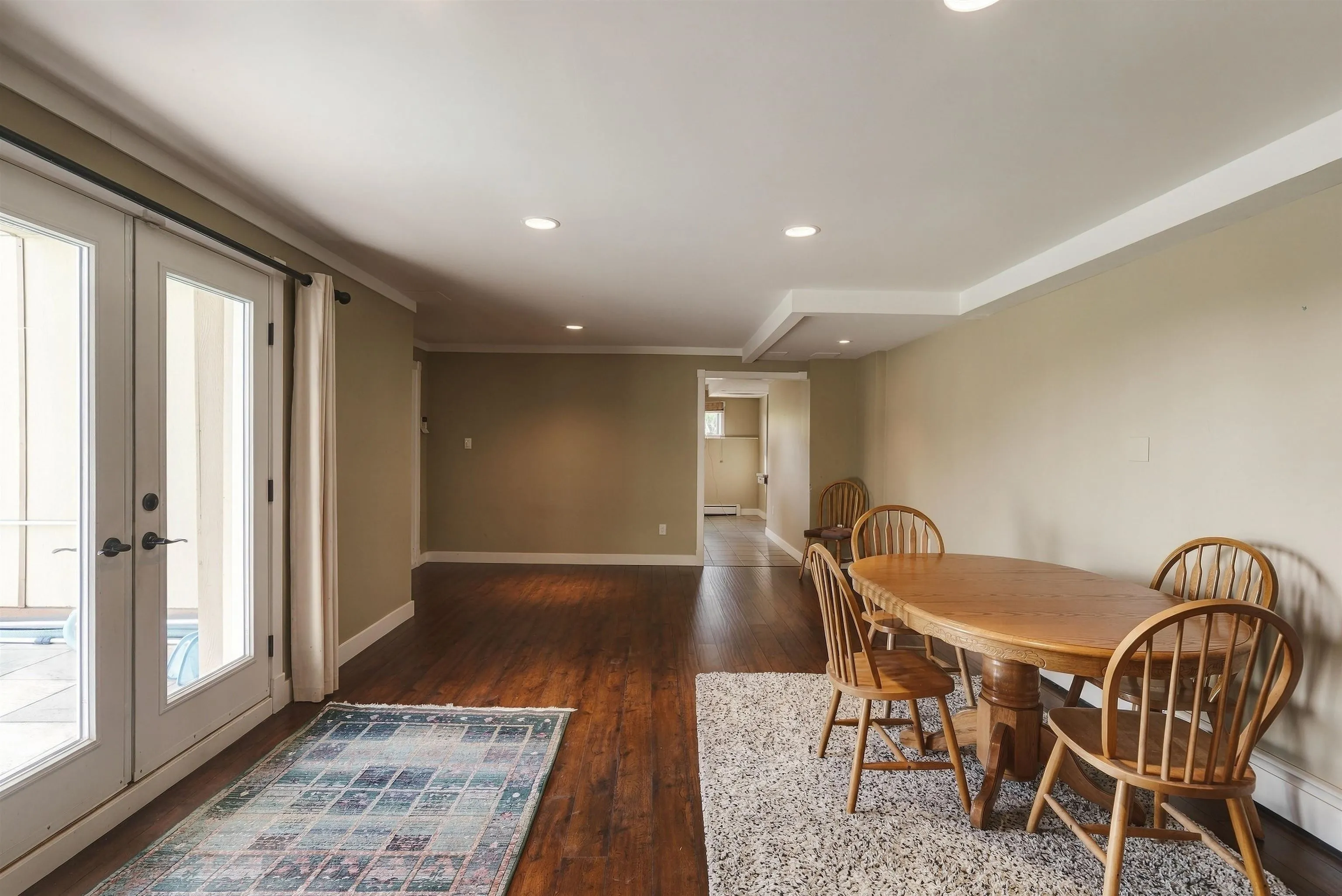 5575 Fairlight Crescent