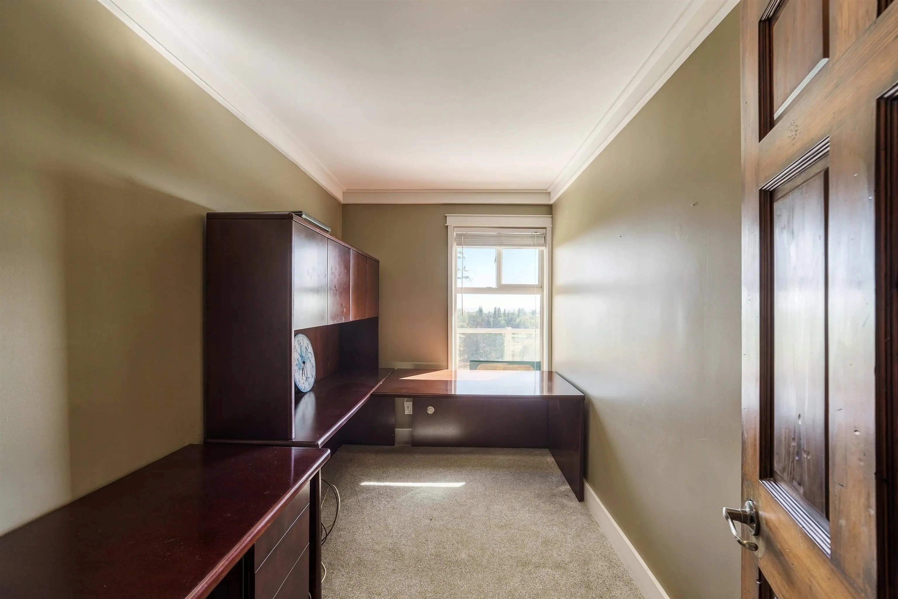 5575 Fairlight Crescent
