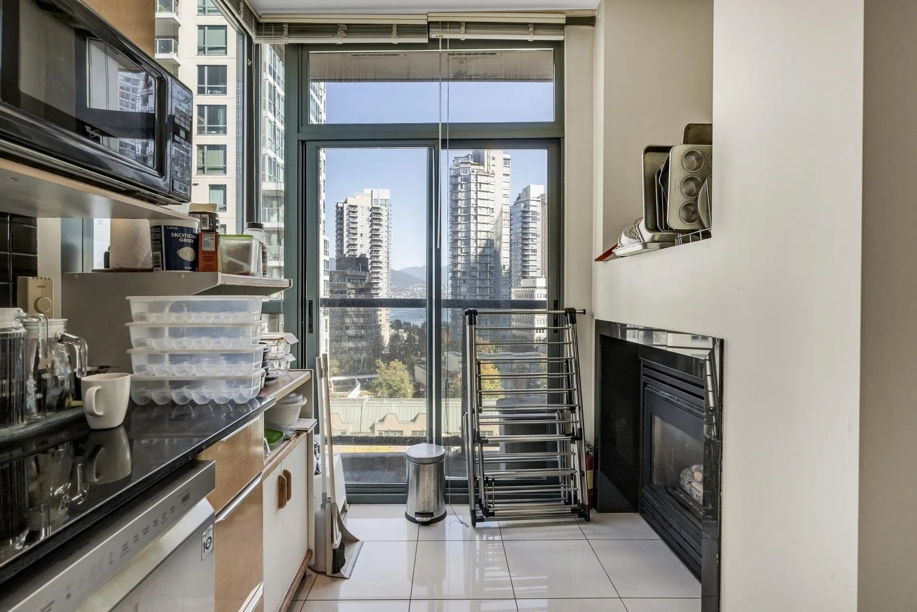 1239 W Georgia Street #607