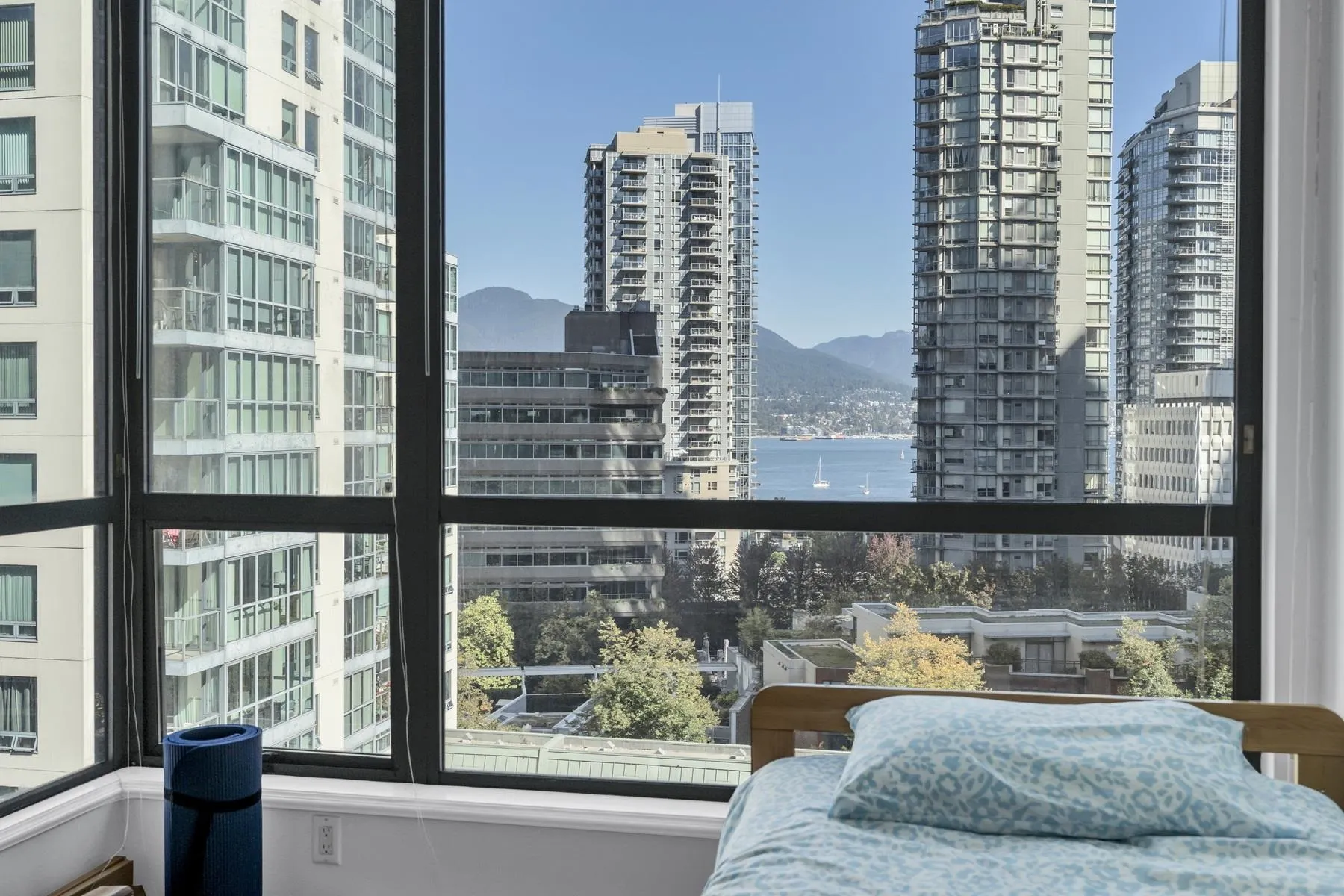 1239 W Georgia Street #607