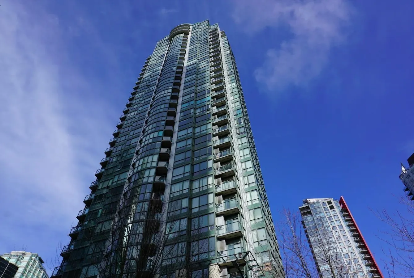 1239 W Georgia Street #607