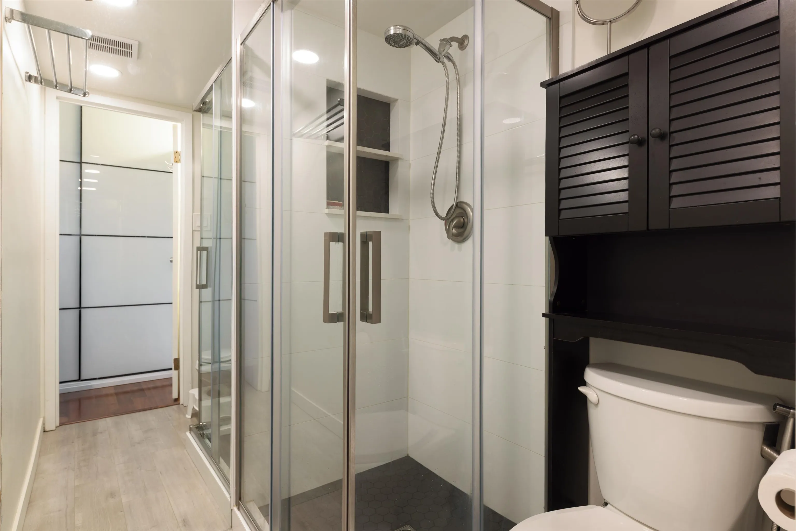 47 Agnes Street #404