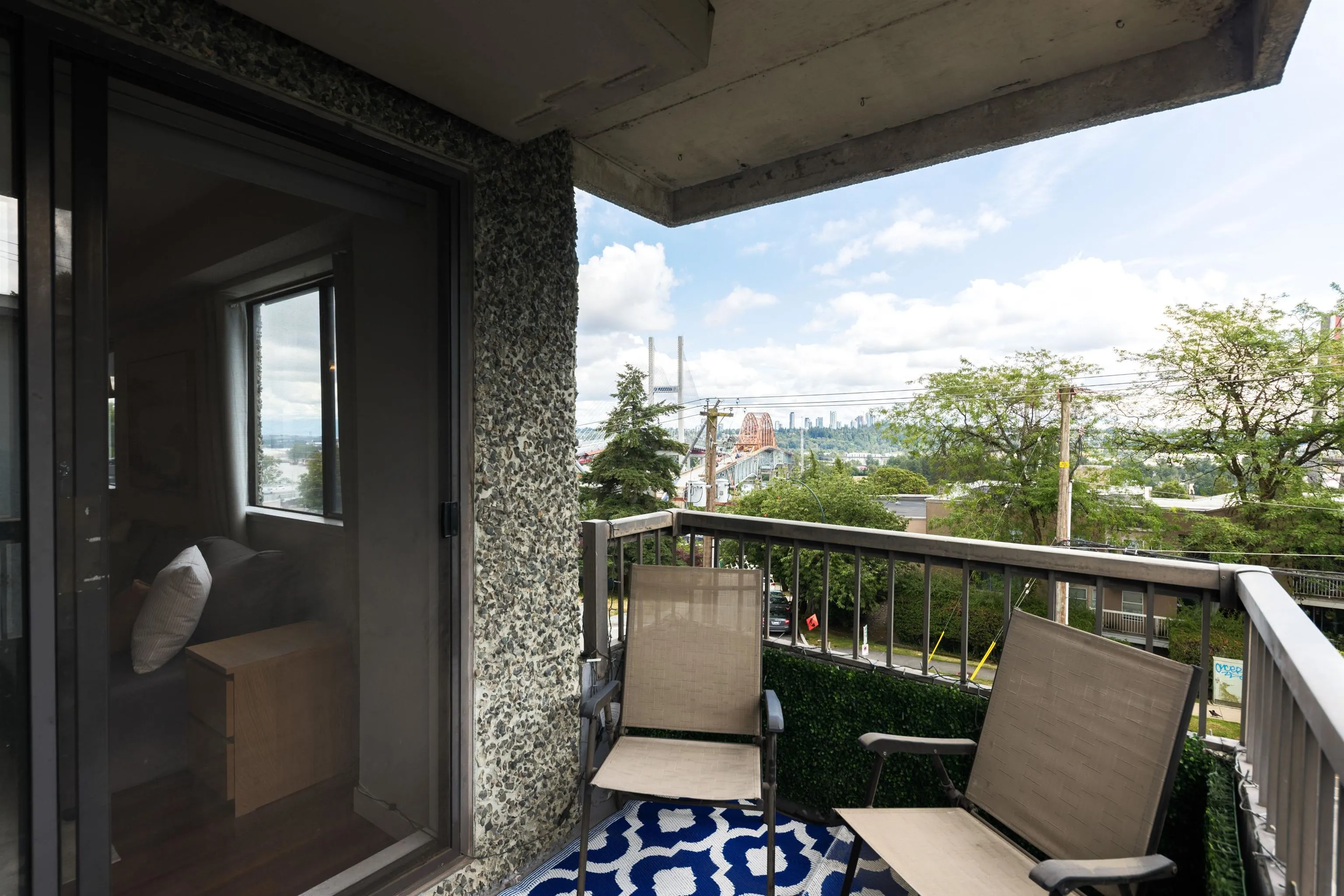47 Agnes Street #404