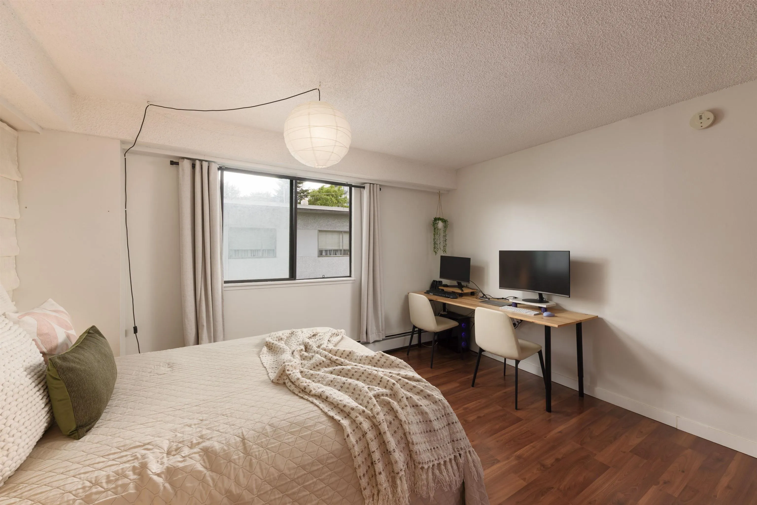 47 Agnes Street #404