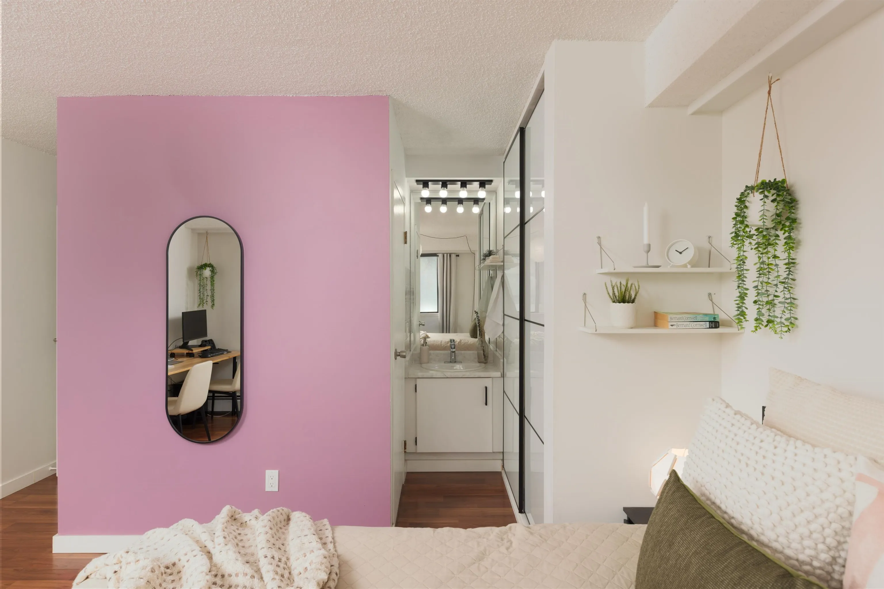 47 Agnes Street #404
