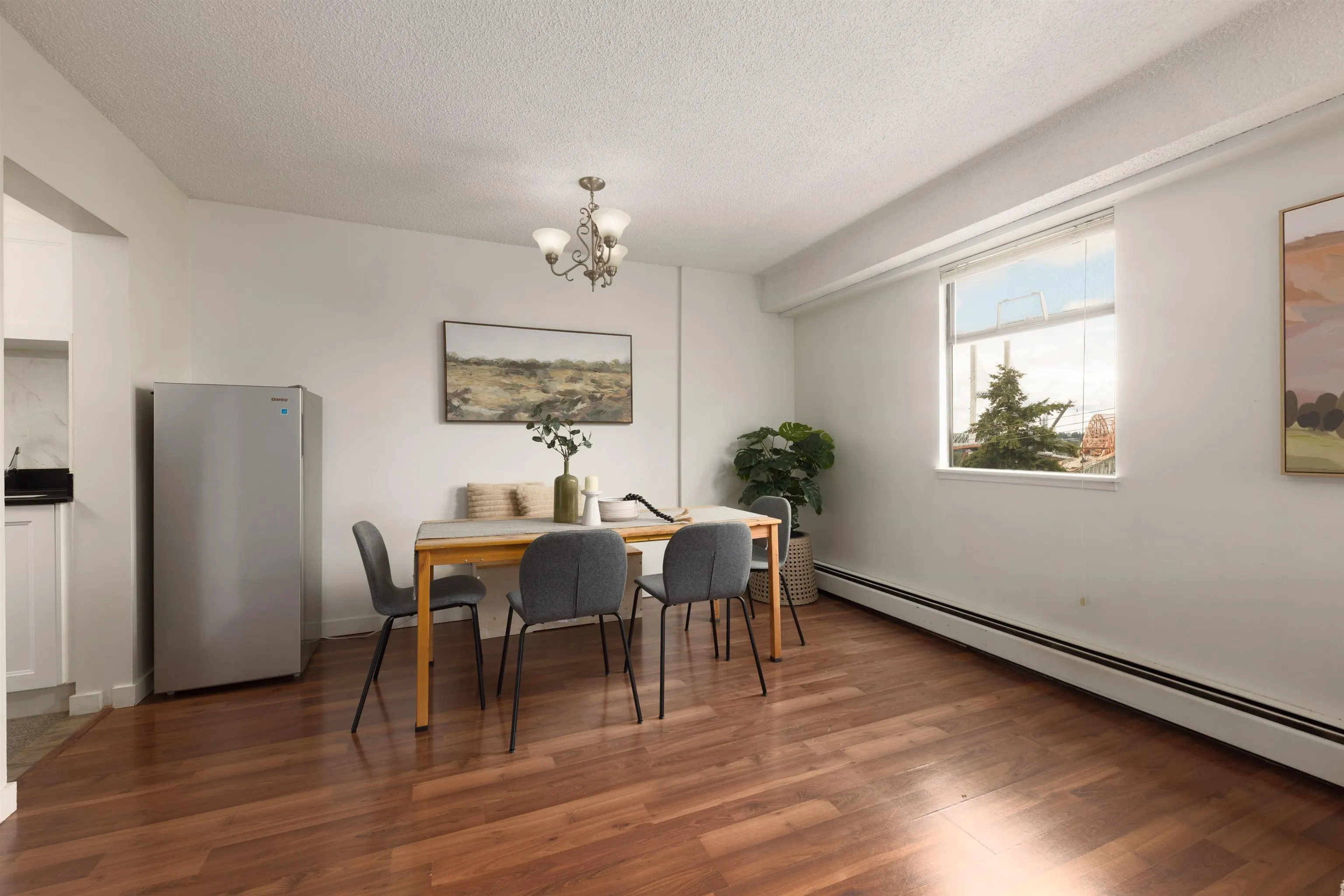 47 Agnes Street #404