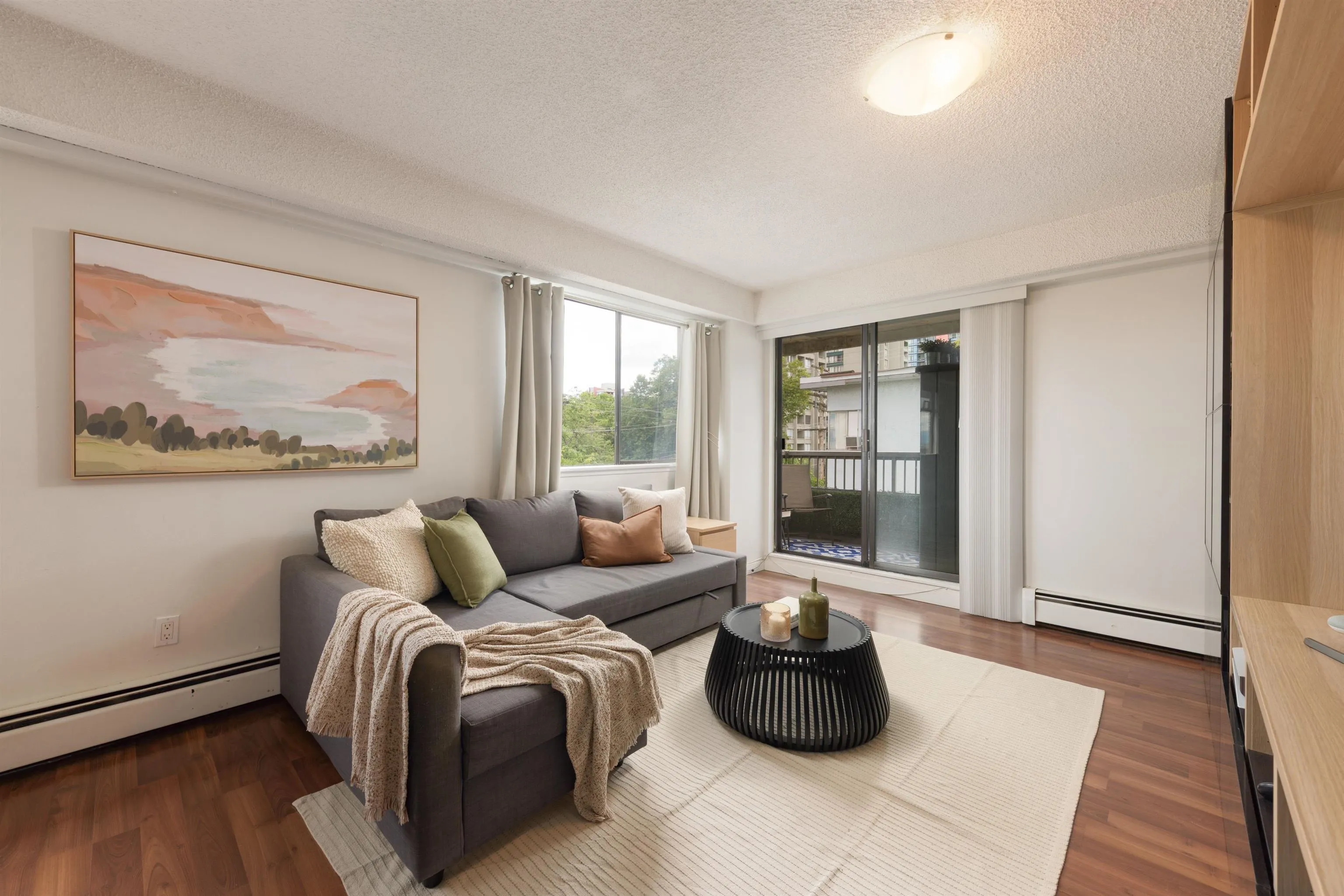 47 Agnes Street #404