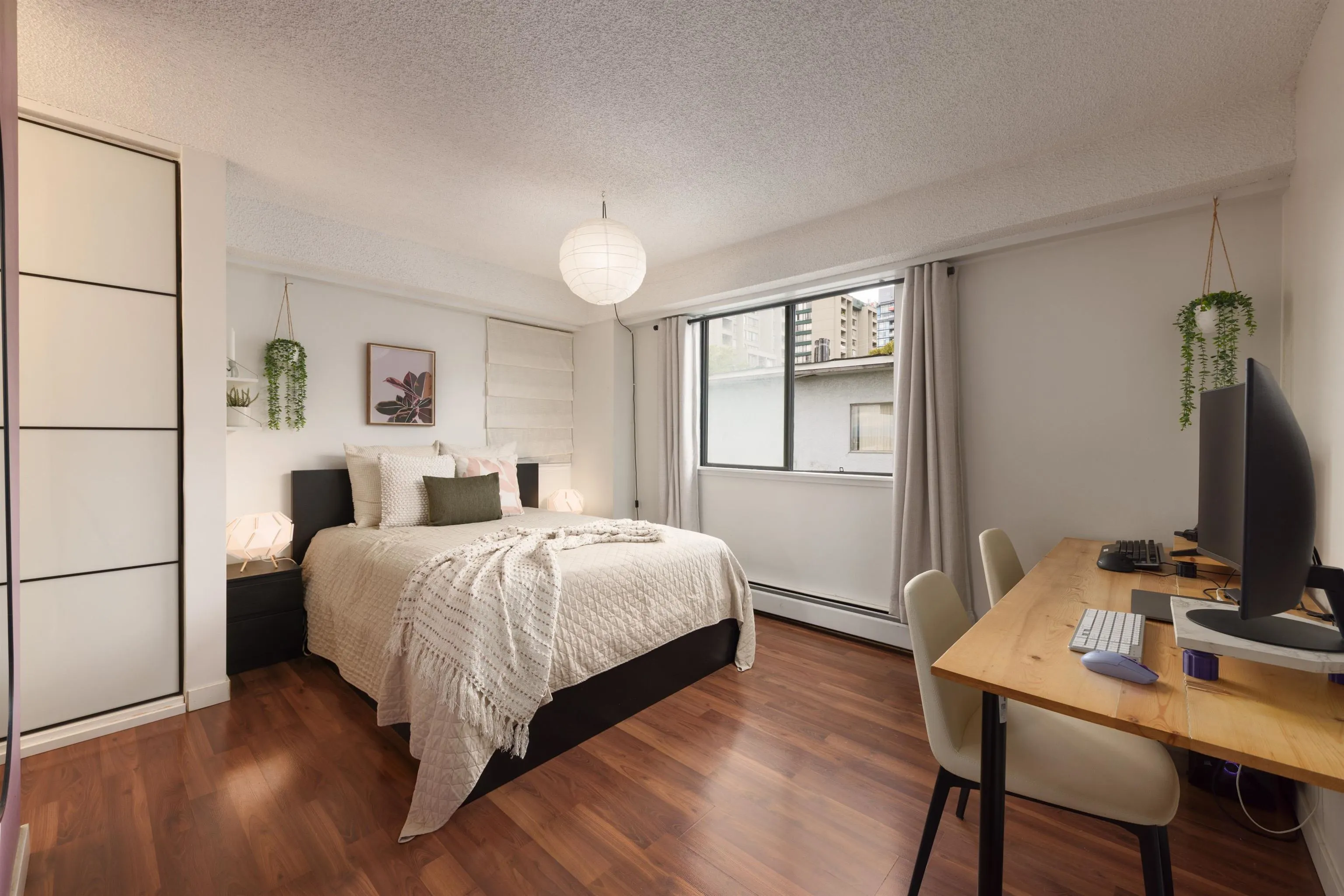 47 Agnes Street #404