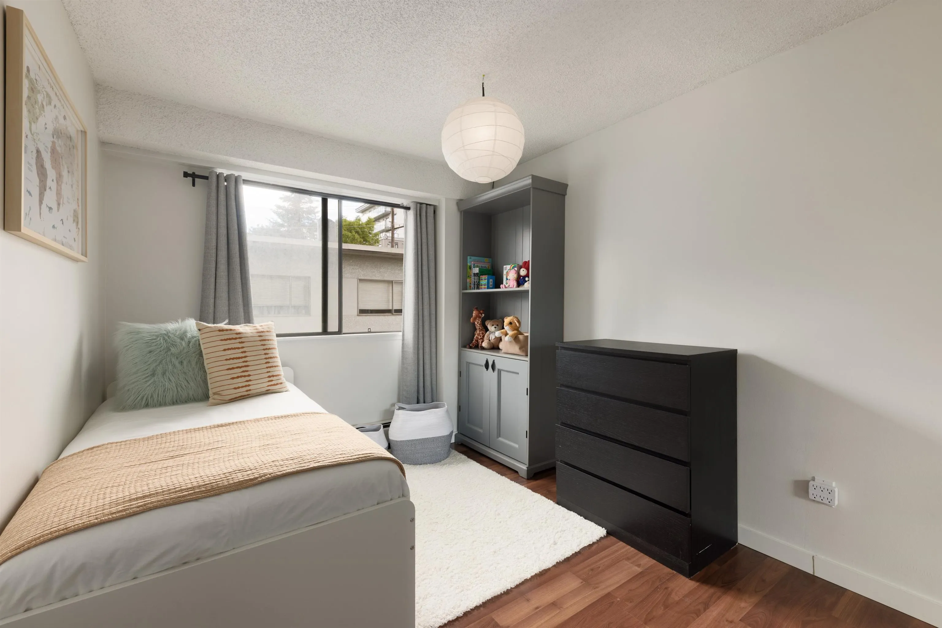 47 Agnes Street #404