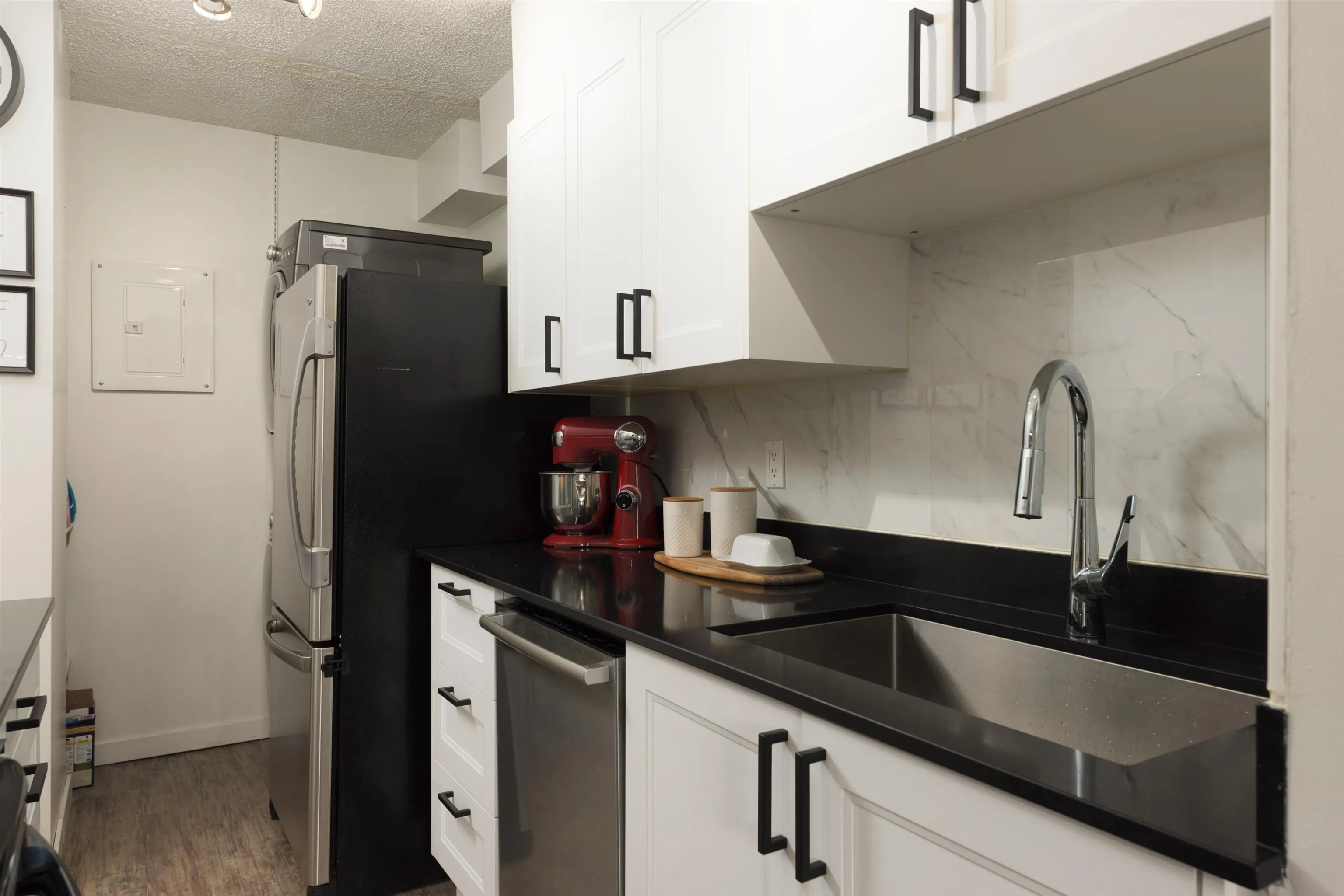 47 Agnes Street #404