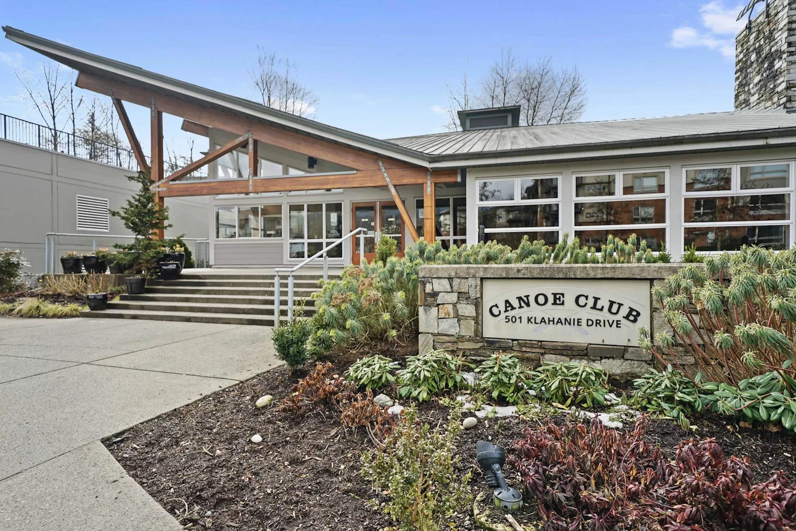 300 Klahanie Drive #109