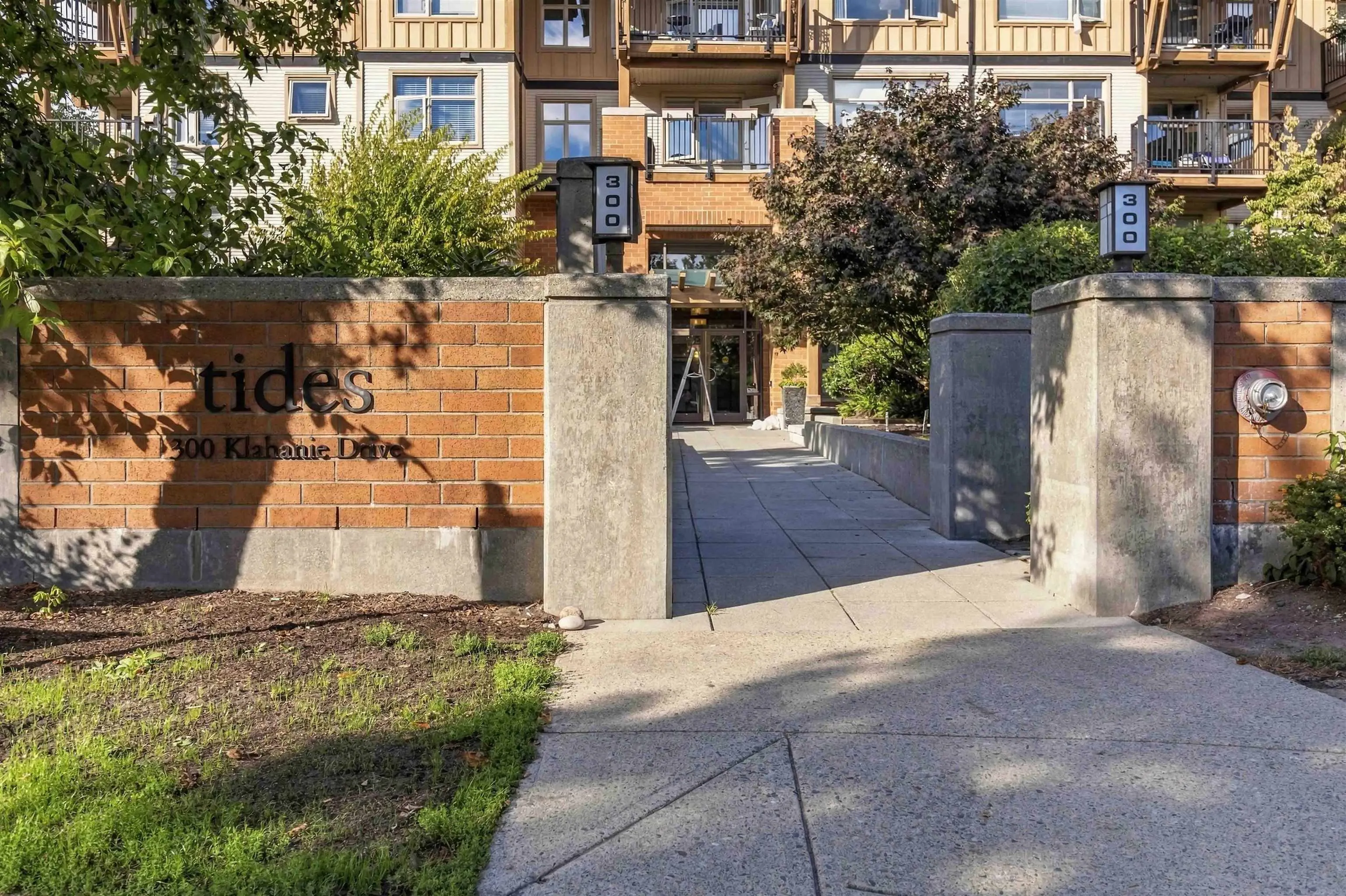 300 Klahanie Drive #109