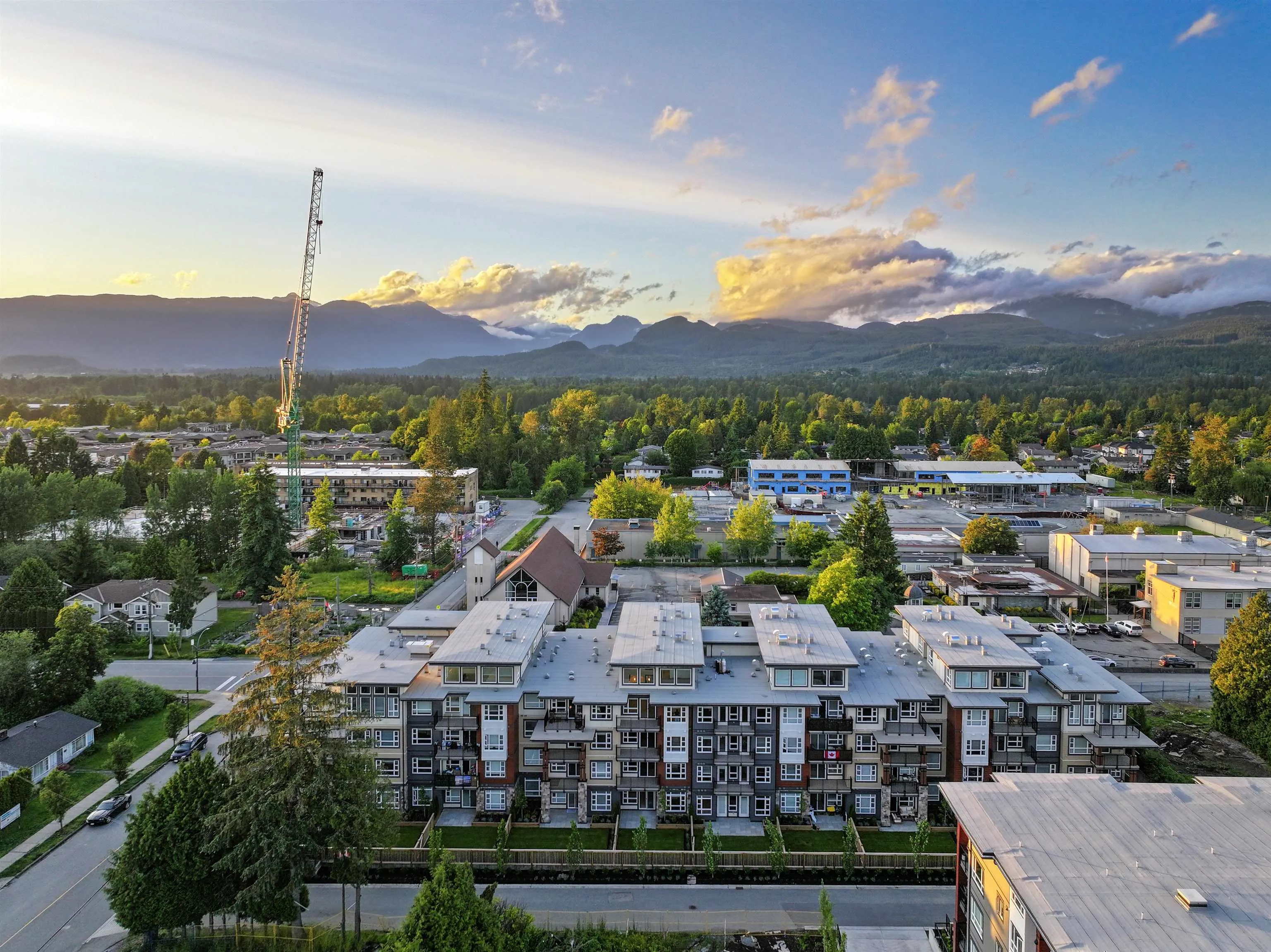 22562 121 Avenue #410