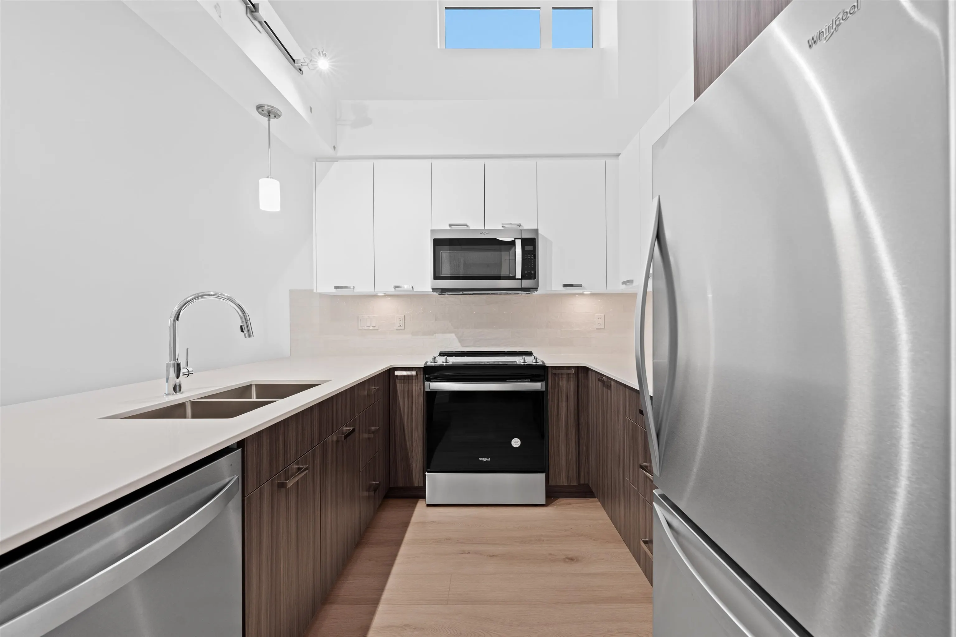 22562 121 Avenue #410