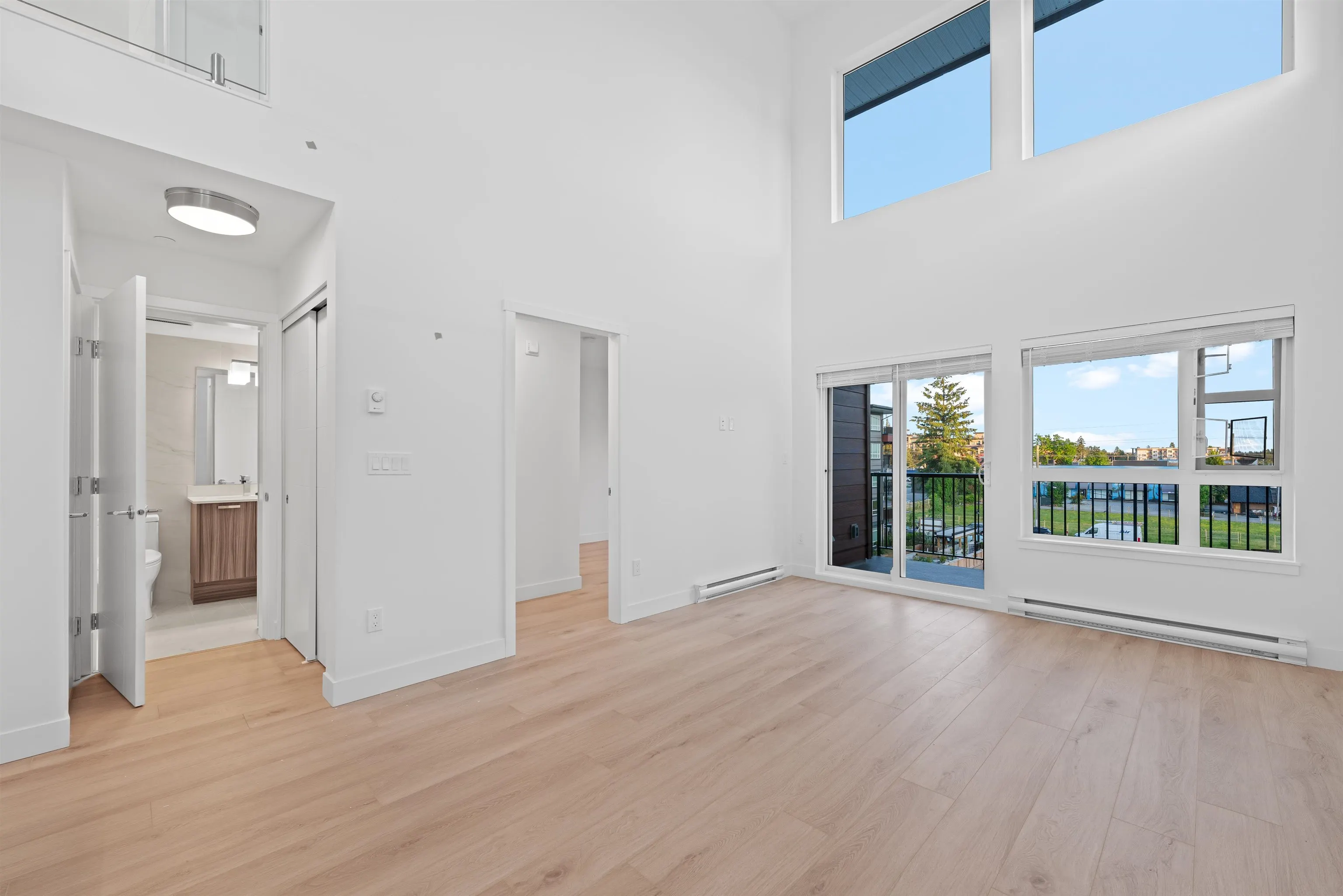 22562 121 Avenue #410