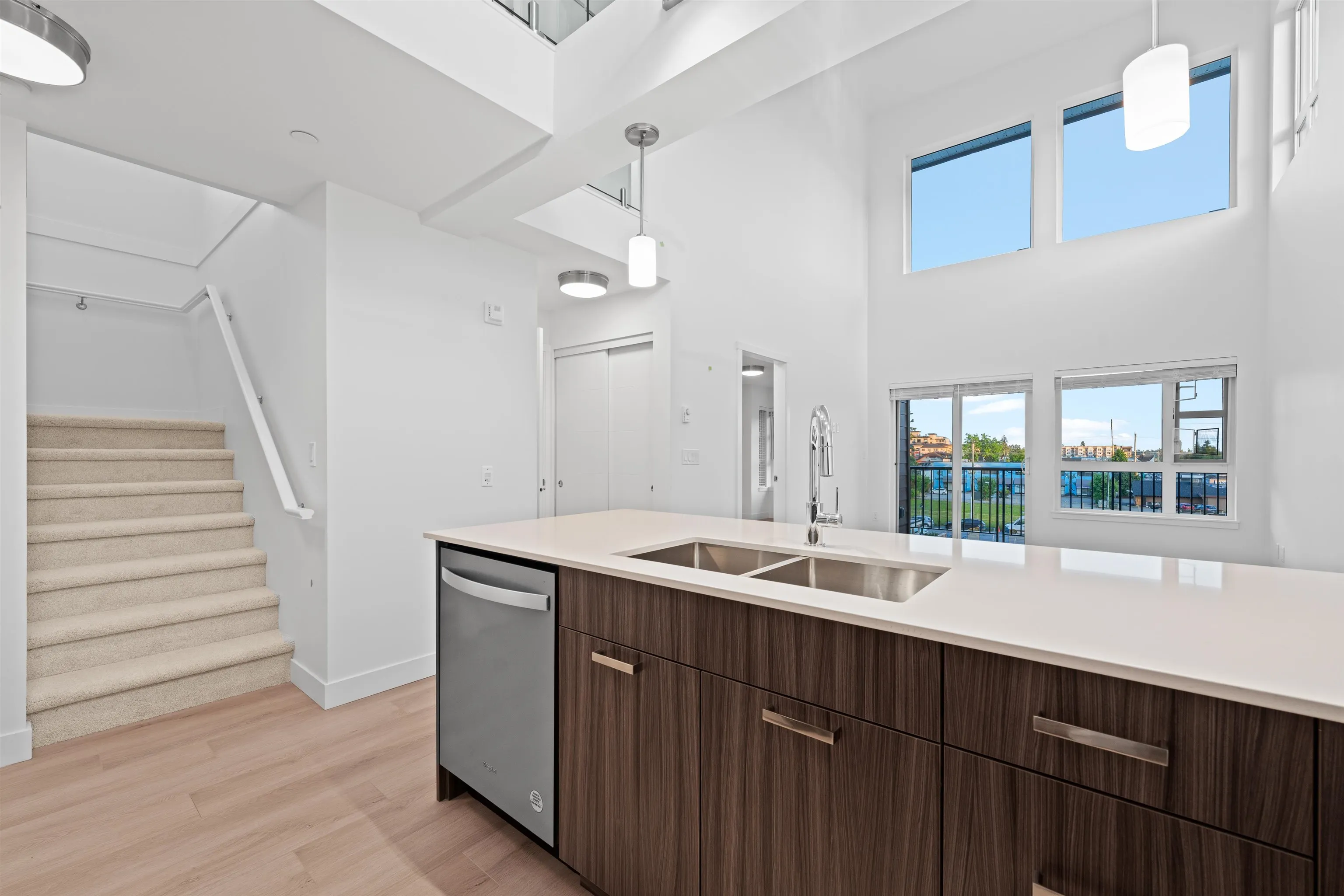 22562 121 Avenue #410