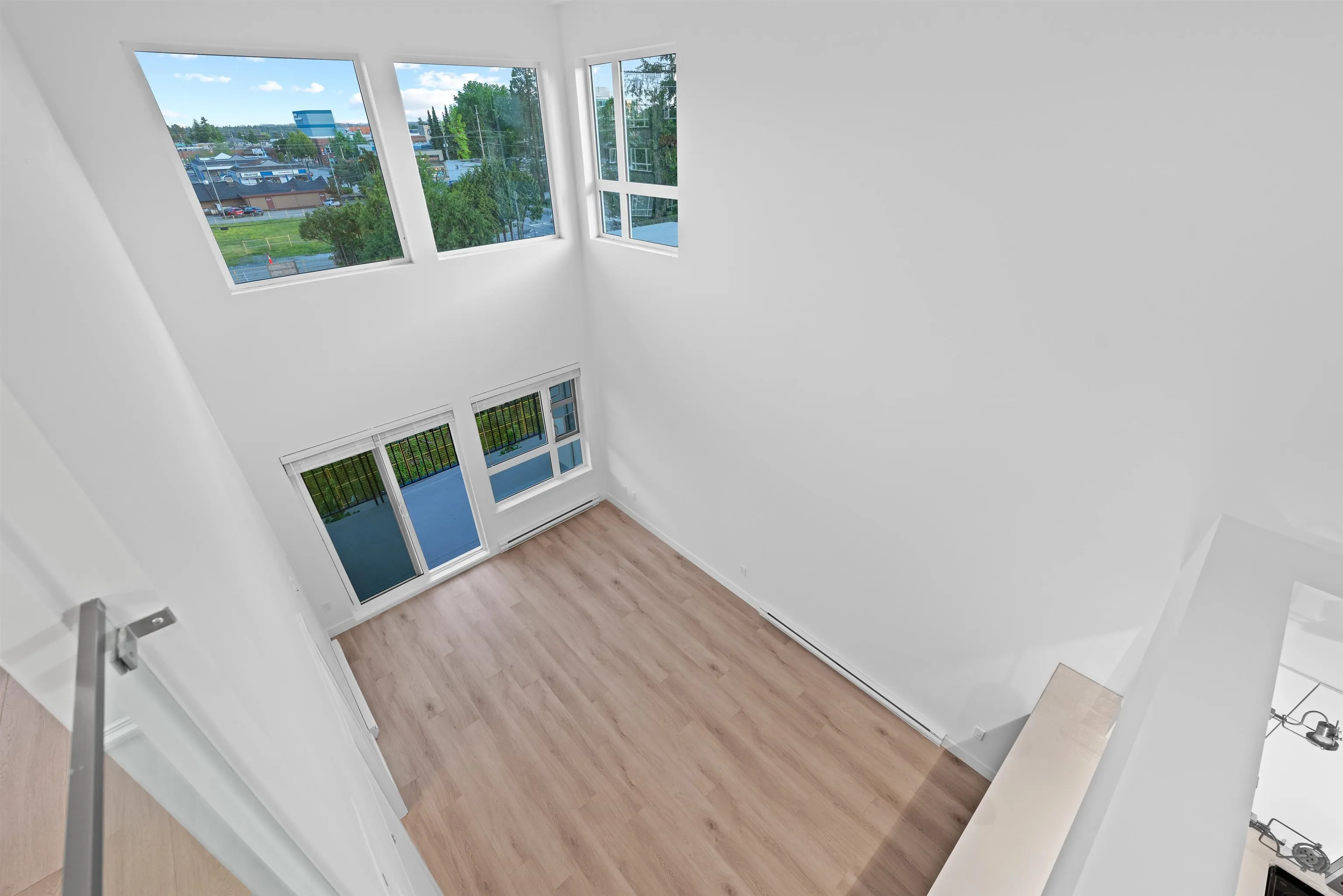 22562 121 Avenue #410
