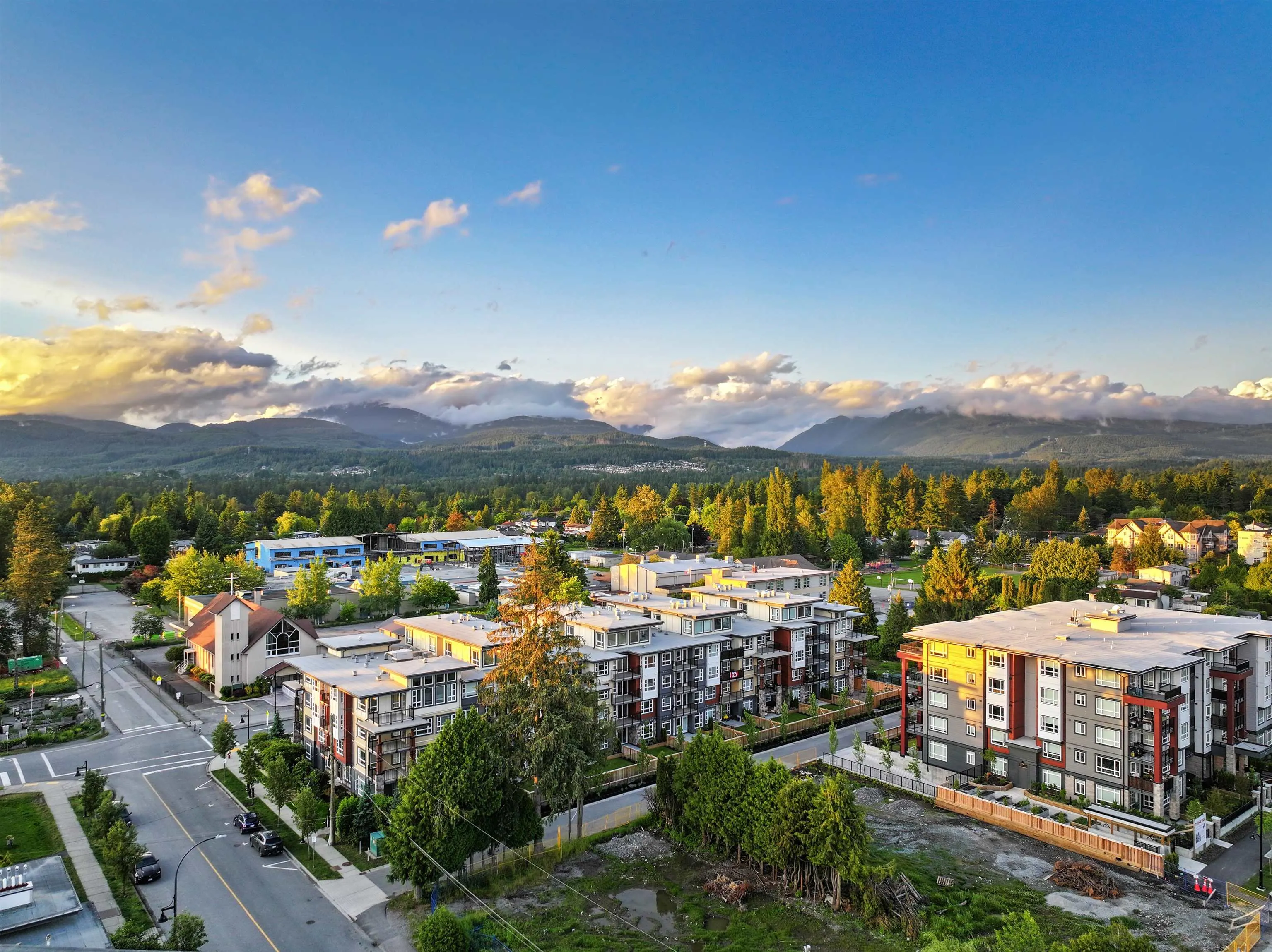 22562 121 Avenue #410
