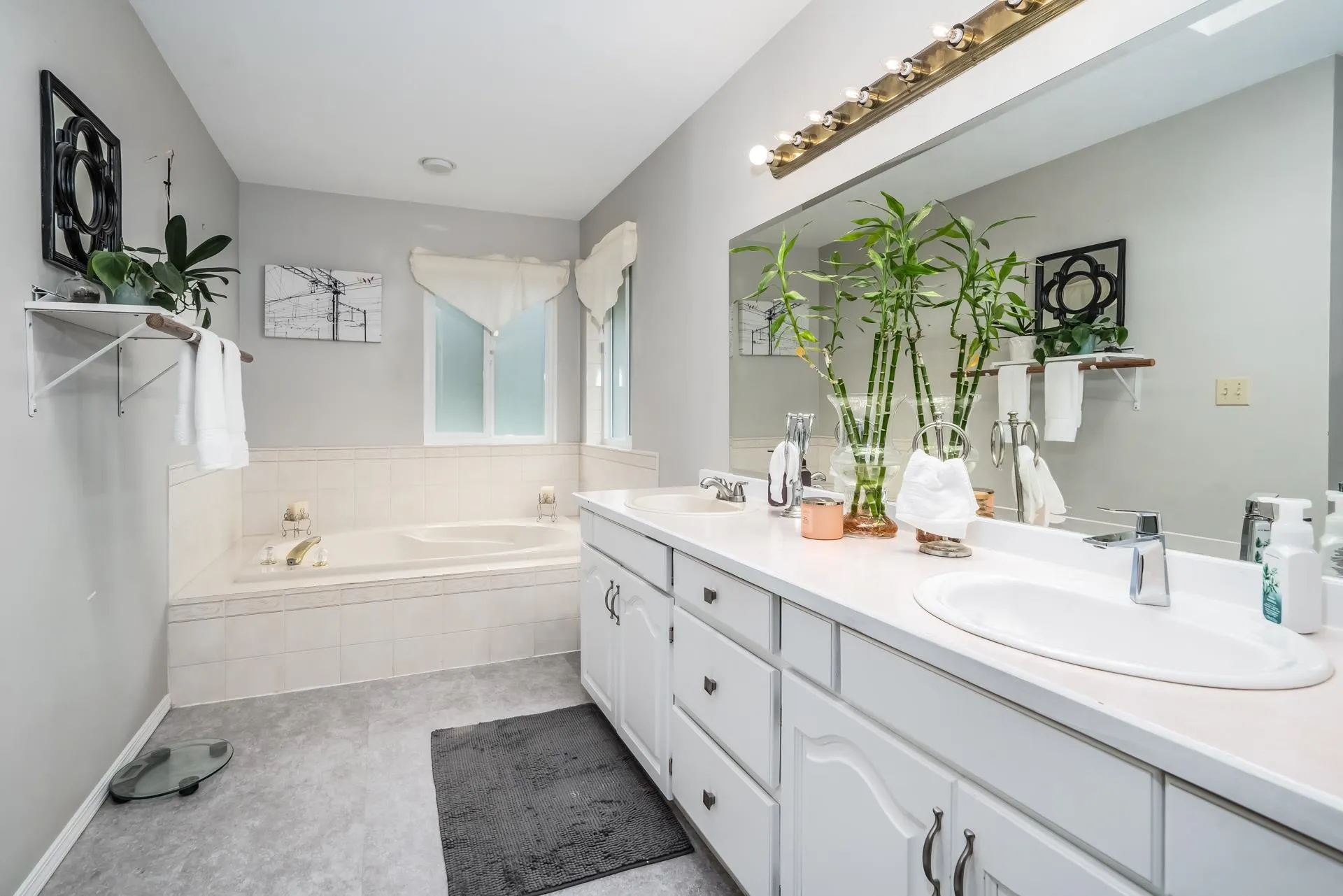 2237 Mountain Drive