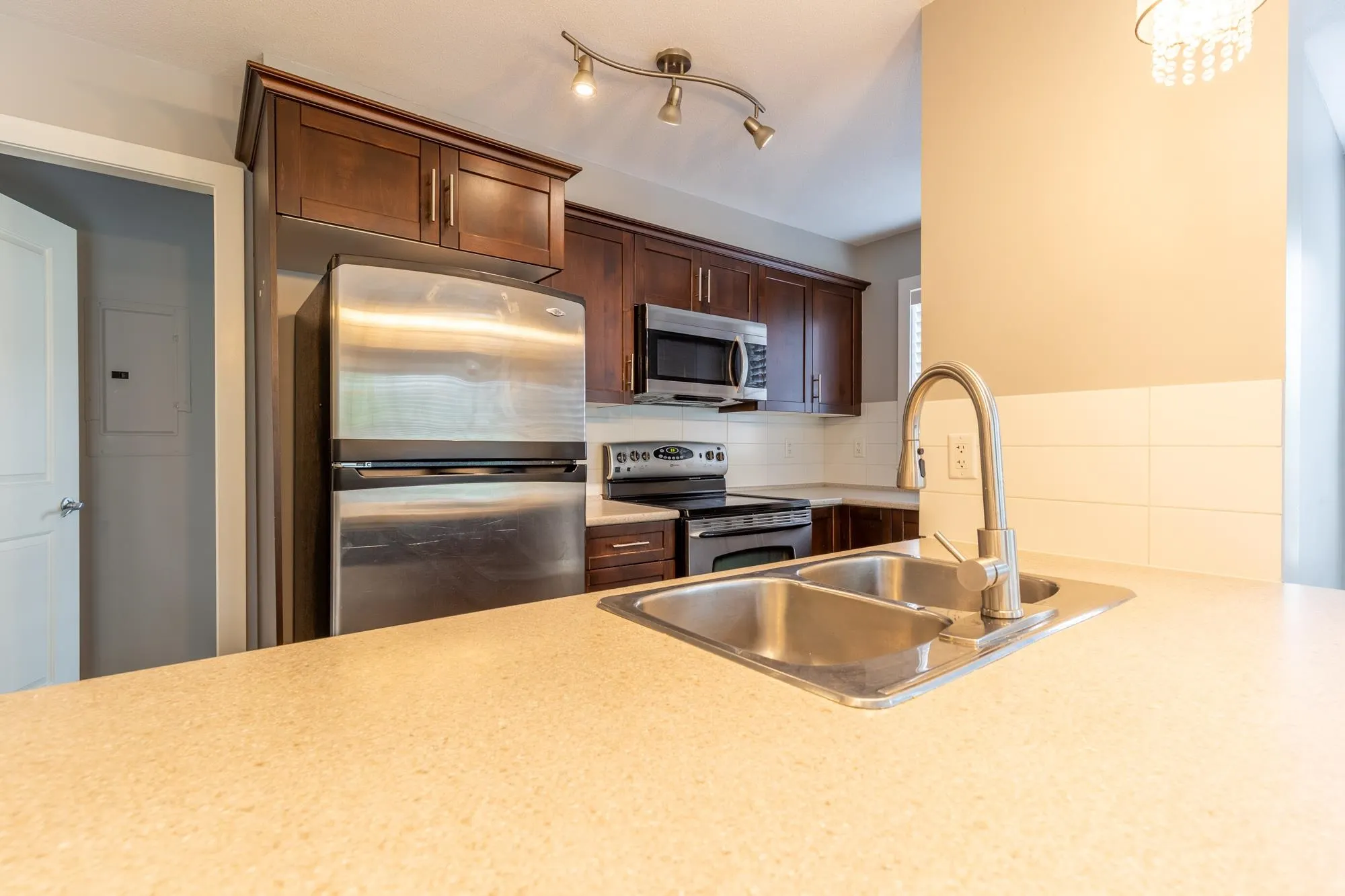46150 Bole Avenue #105
