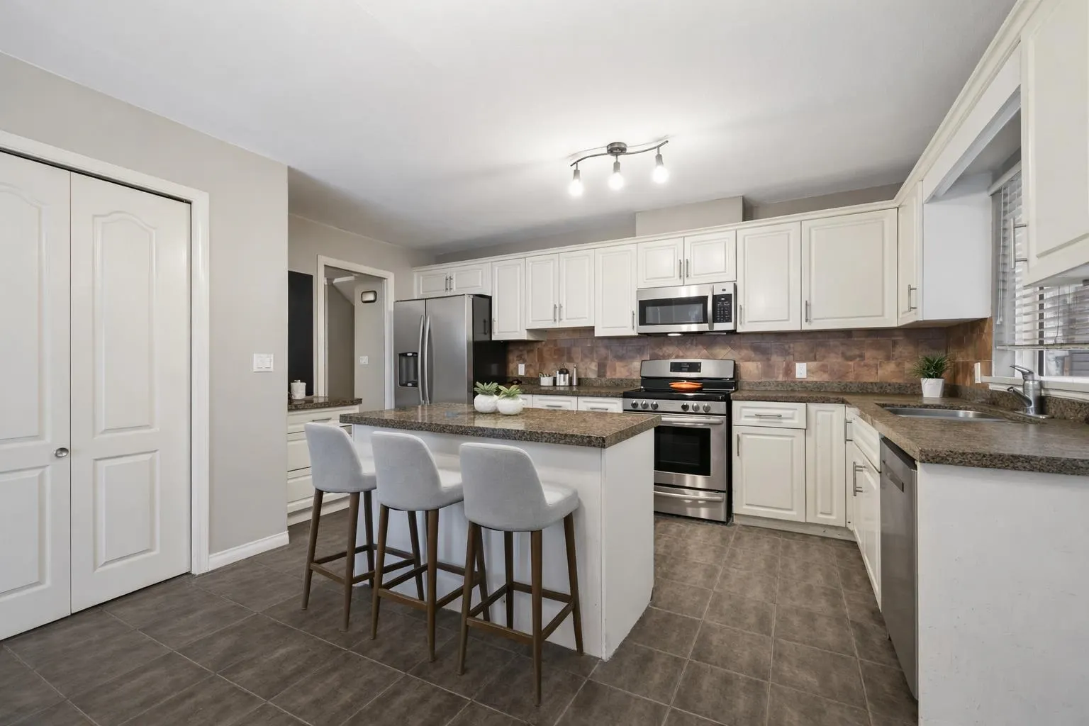 1615 Shaughnessy Street #3
