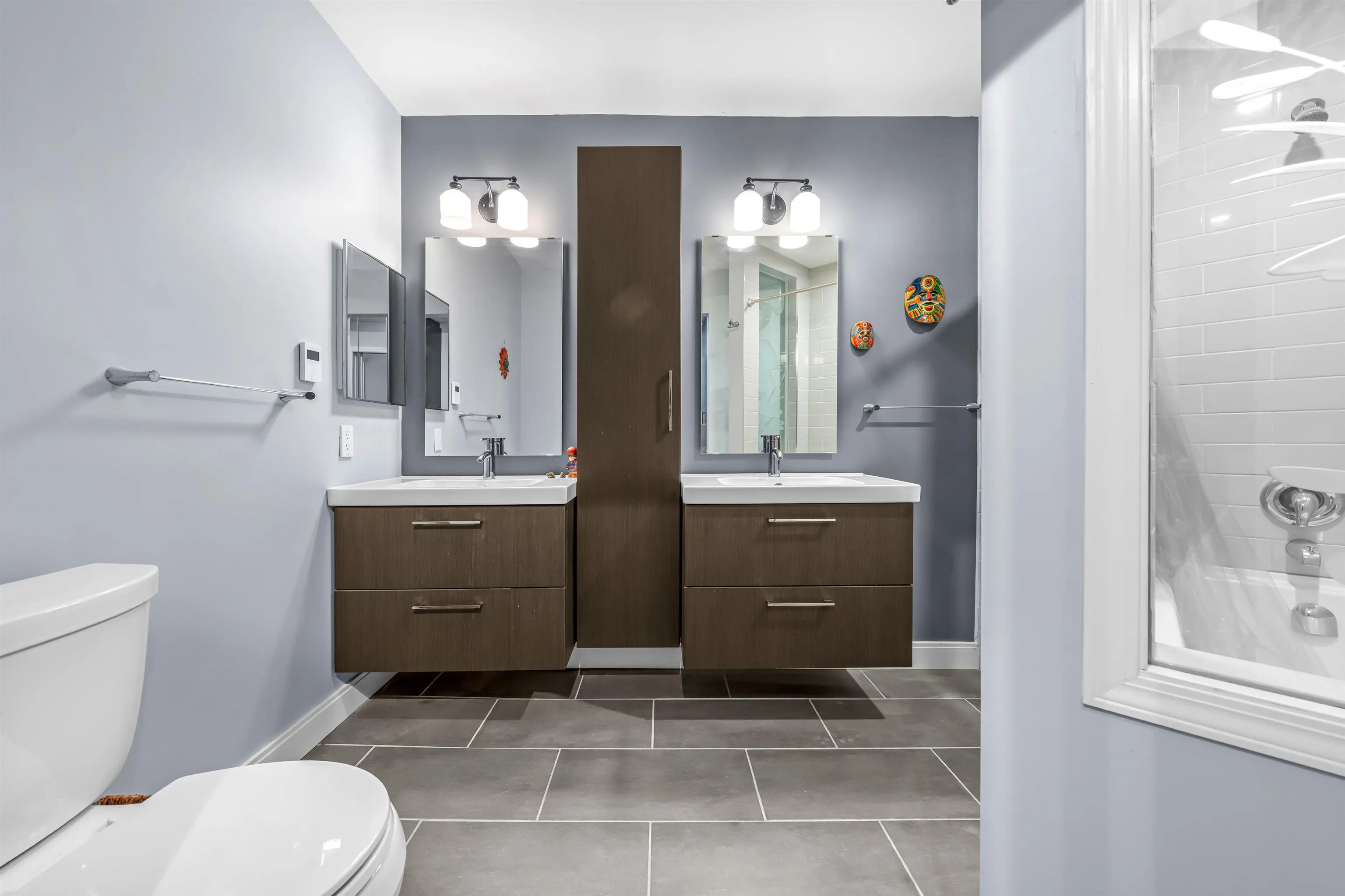 1150 Quayside Drive #204