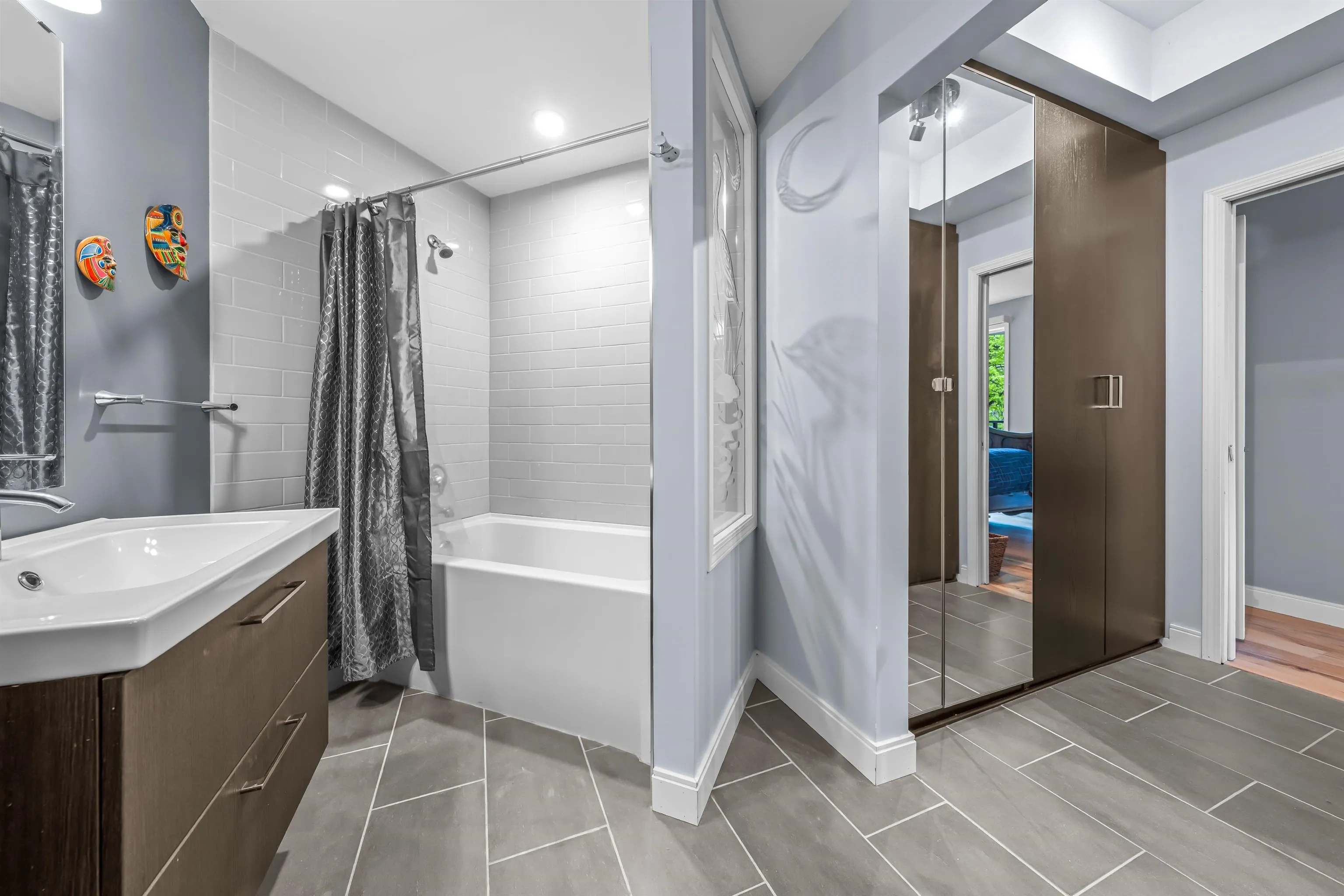 1150 Quayside Drive #204