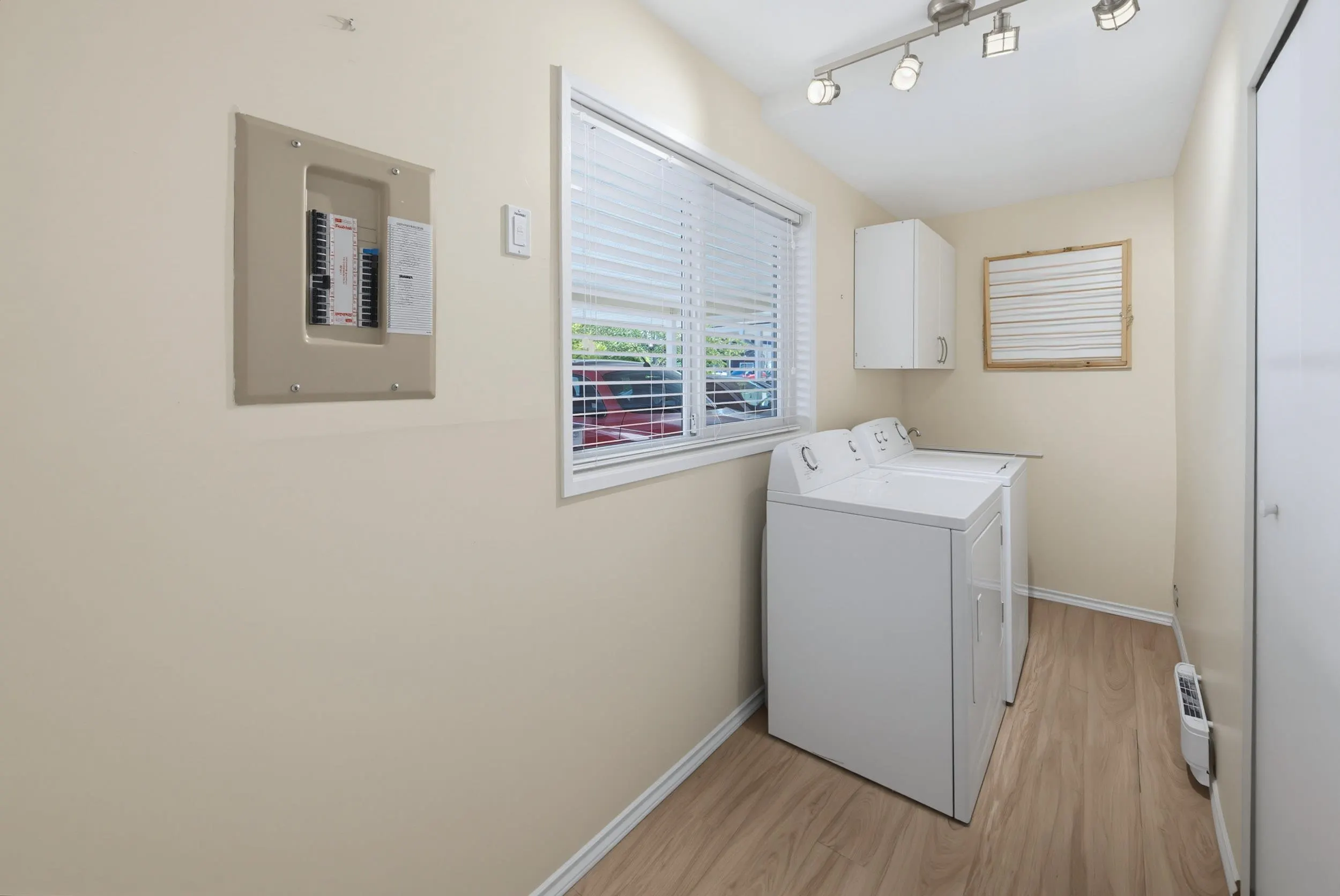 7525 Martin Place #33
