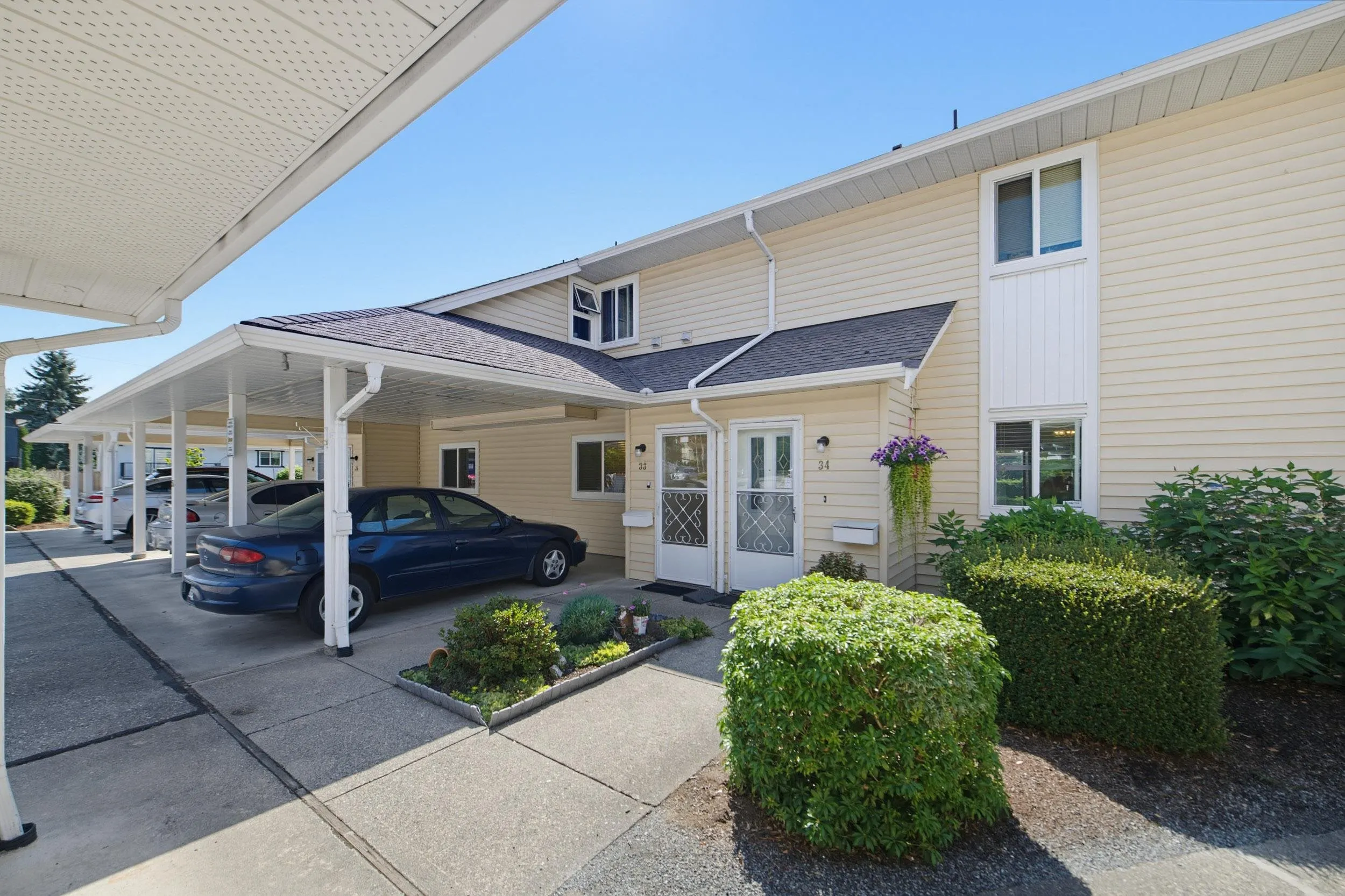 7525 Martin Place #33