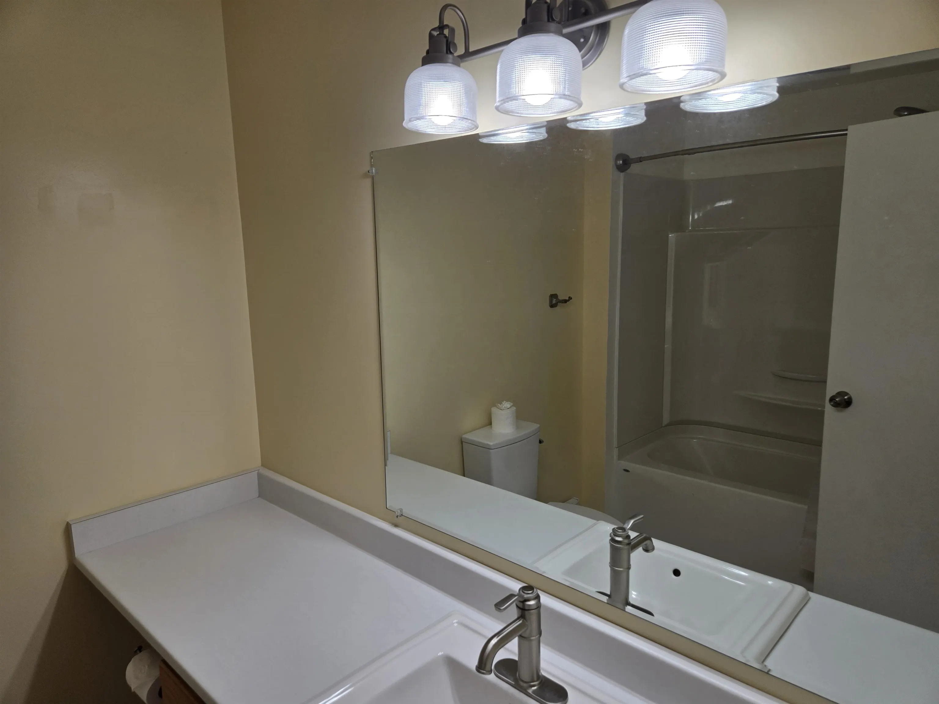 7525 Martin Place #33