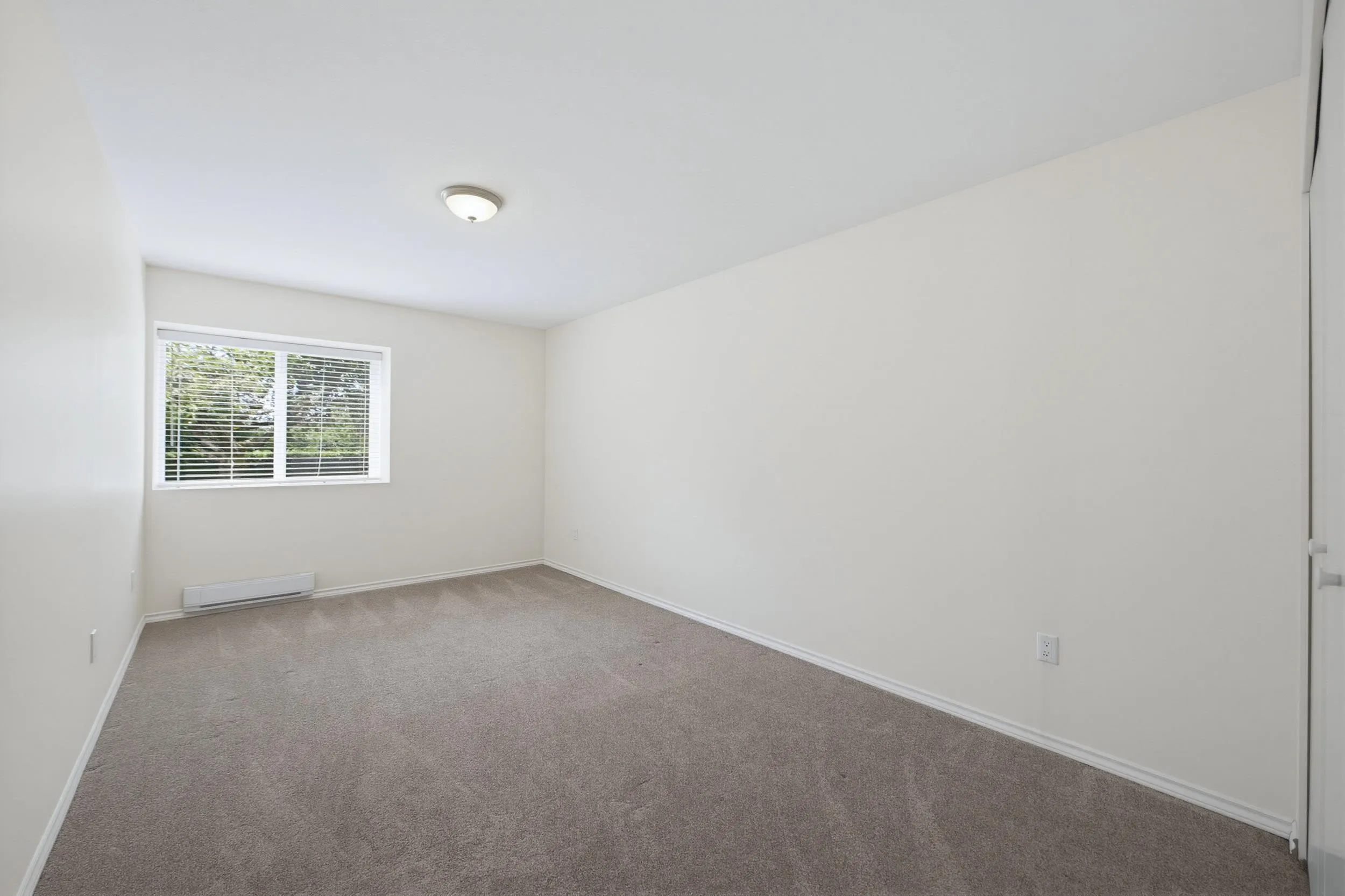 7525 Martin Place #33