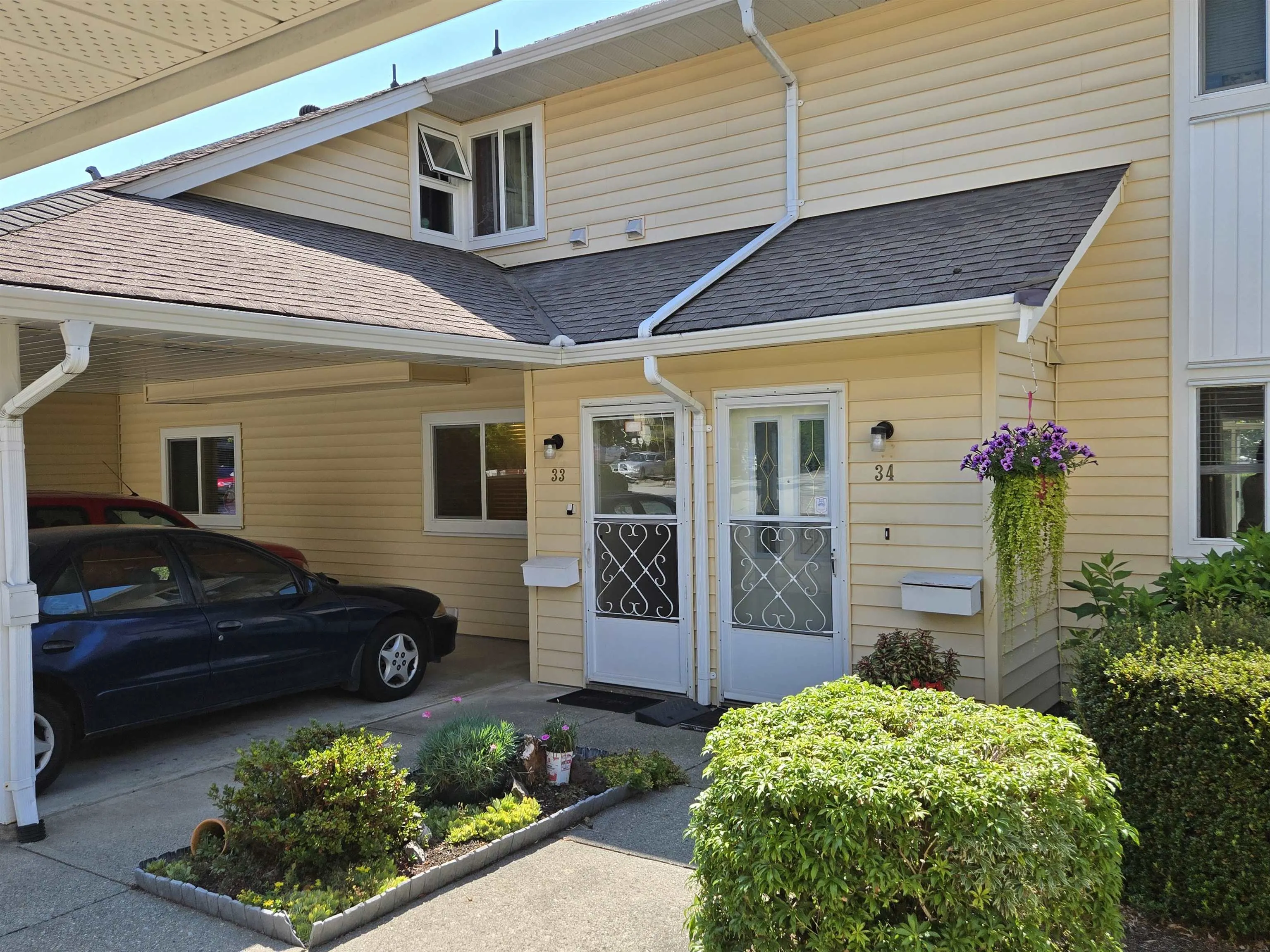 7525 Martin Place #33