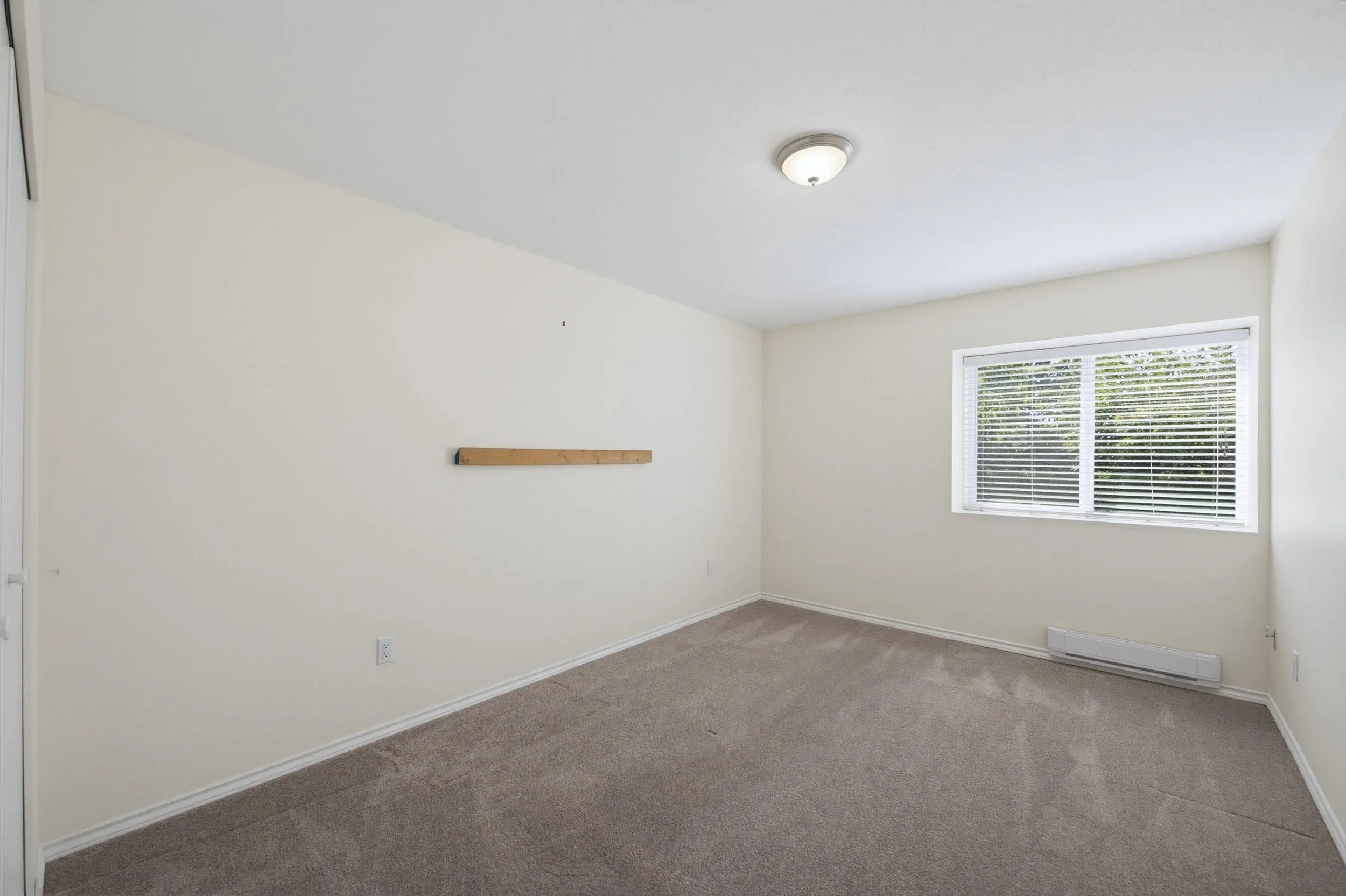 7525 Martin Place #33