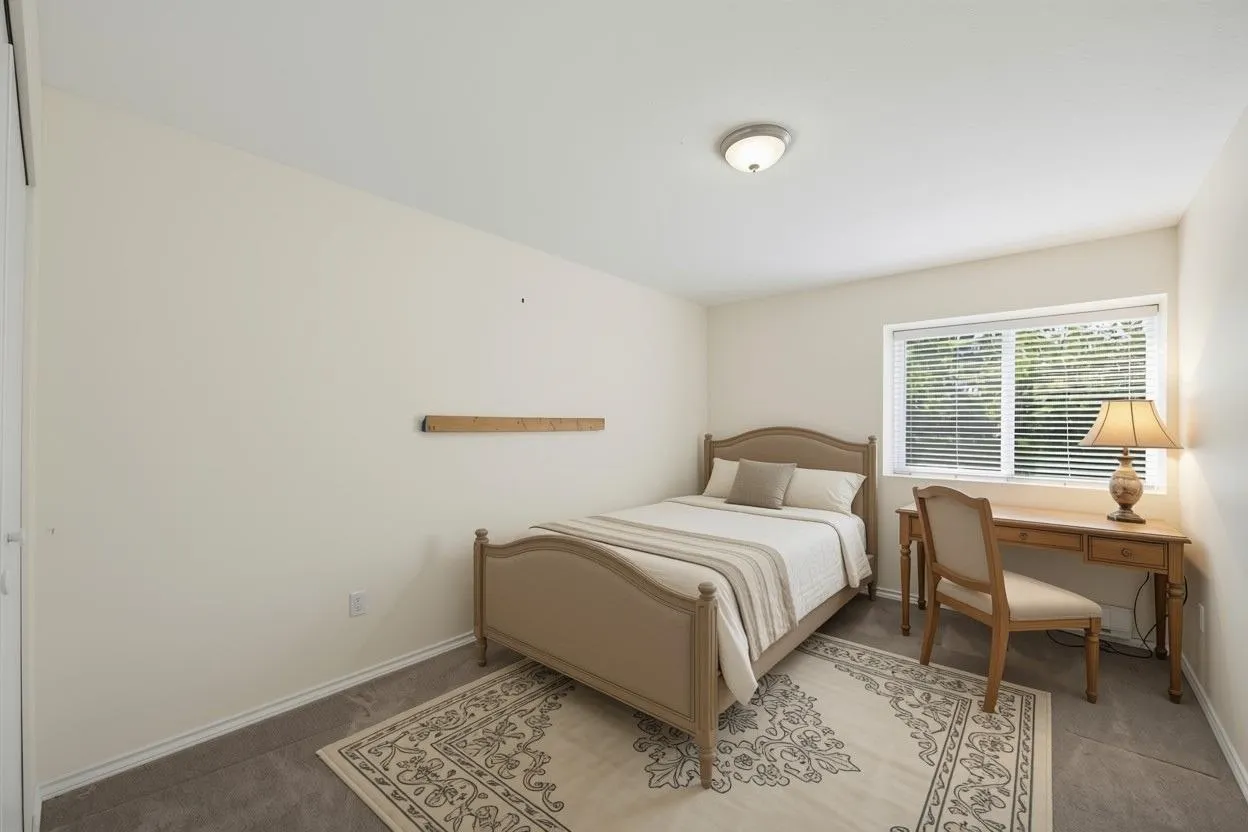 7525 Martin Place #33