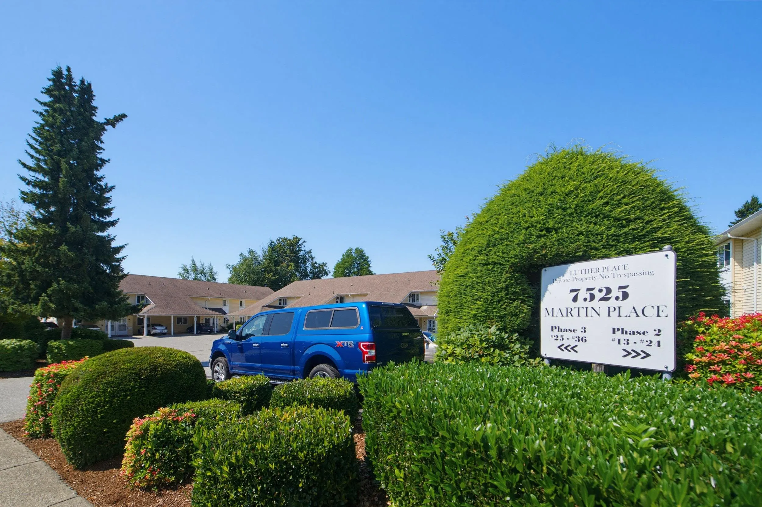 7525 Martin Place #33