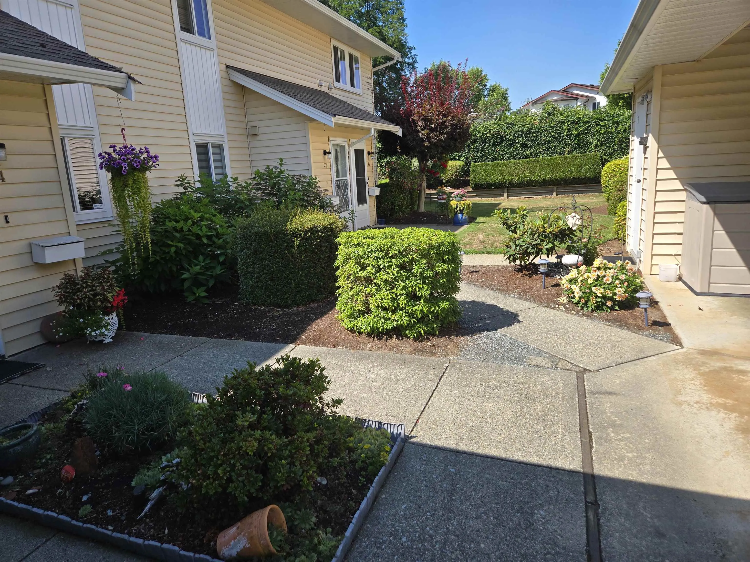 7525 Martin Place #33