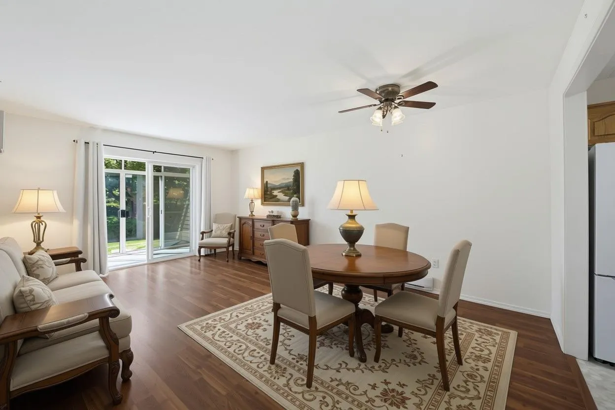7525 Martin Place #33