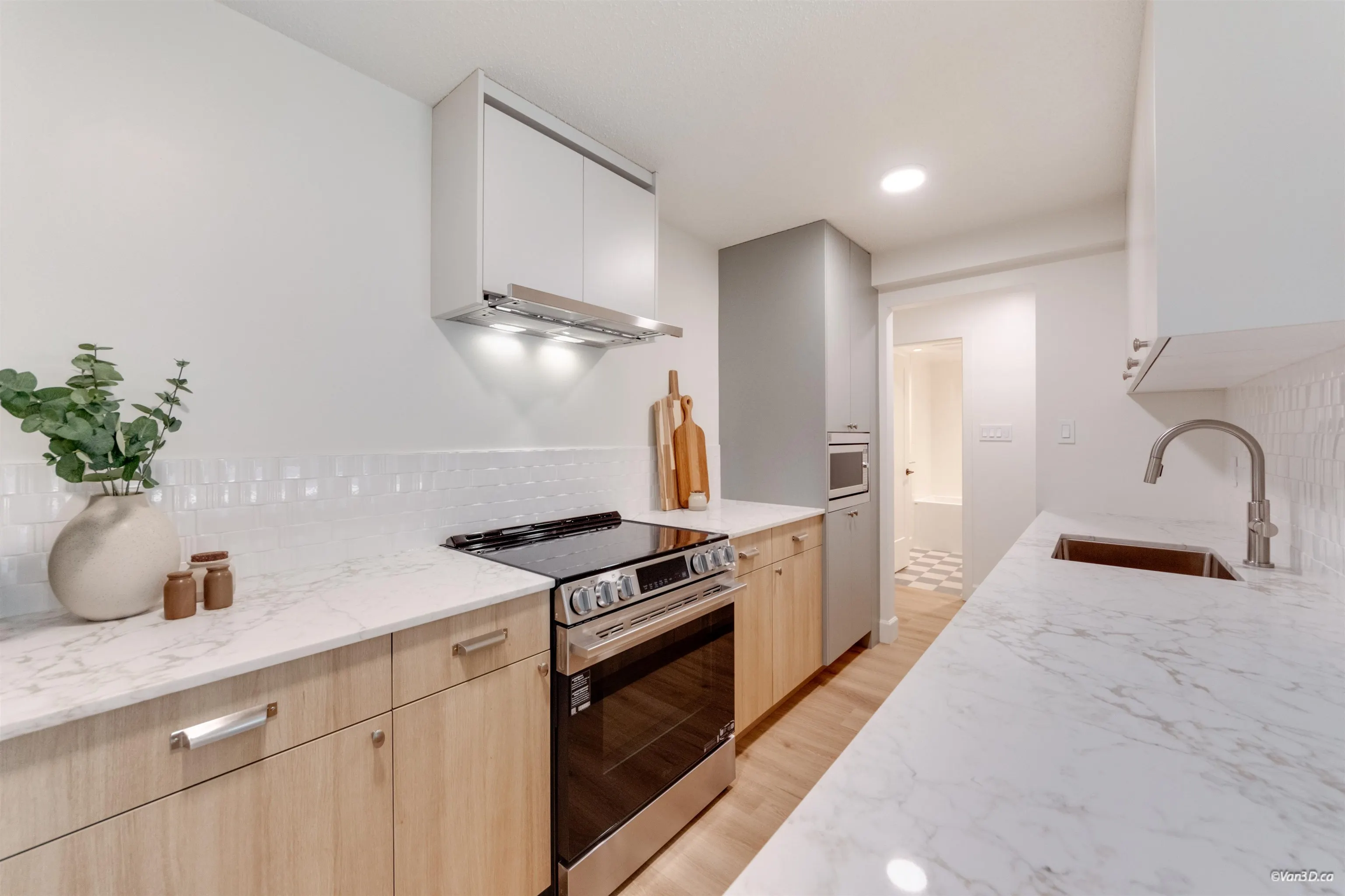 270 W 3rd Street #102