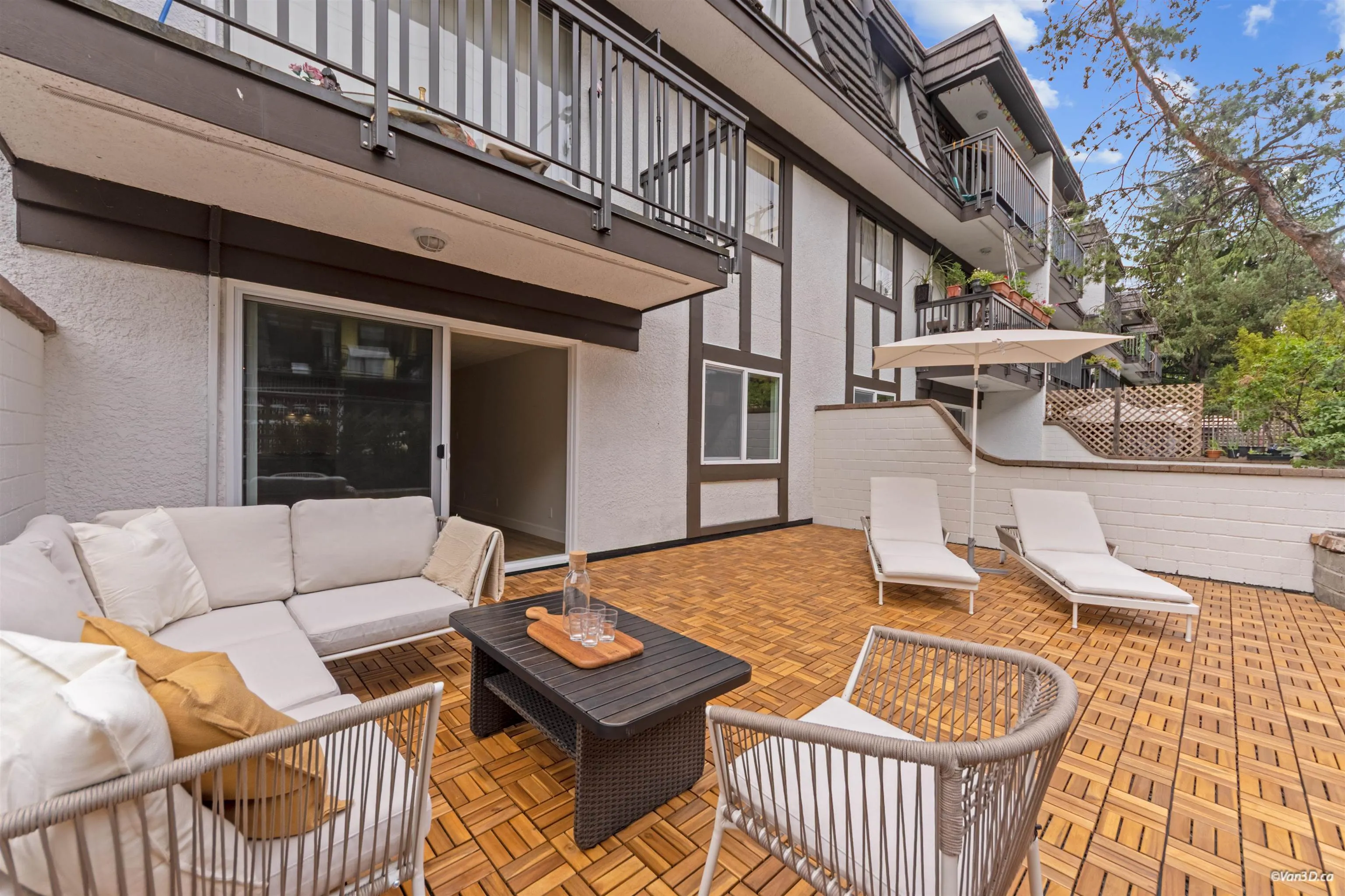 270 W 3rd Street #102
