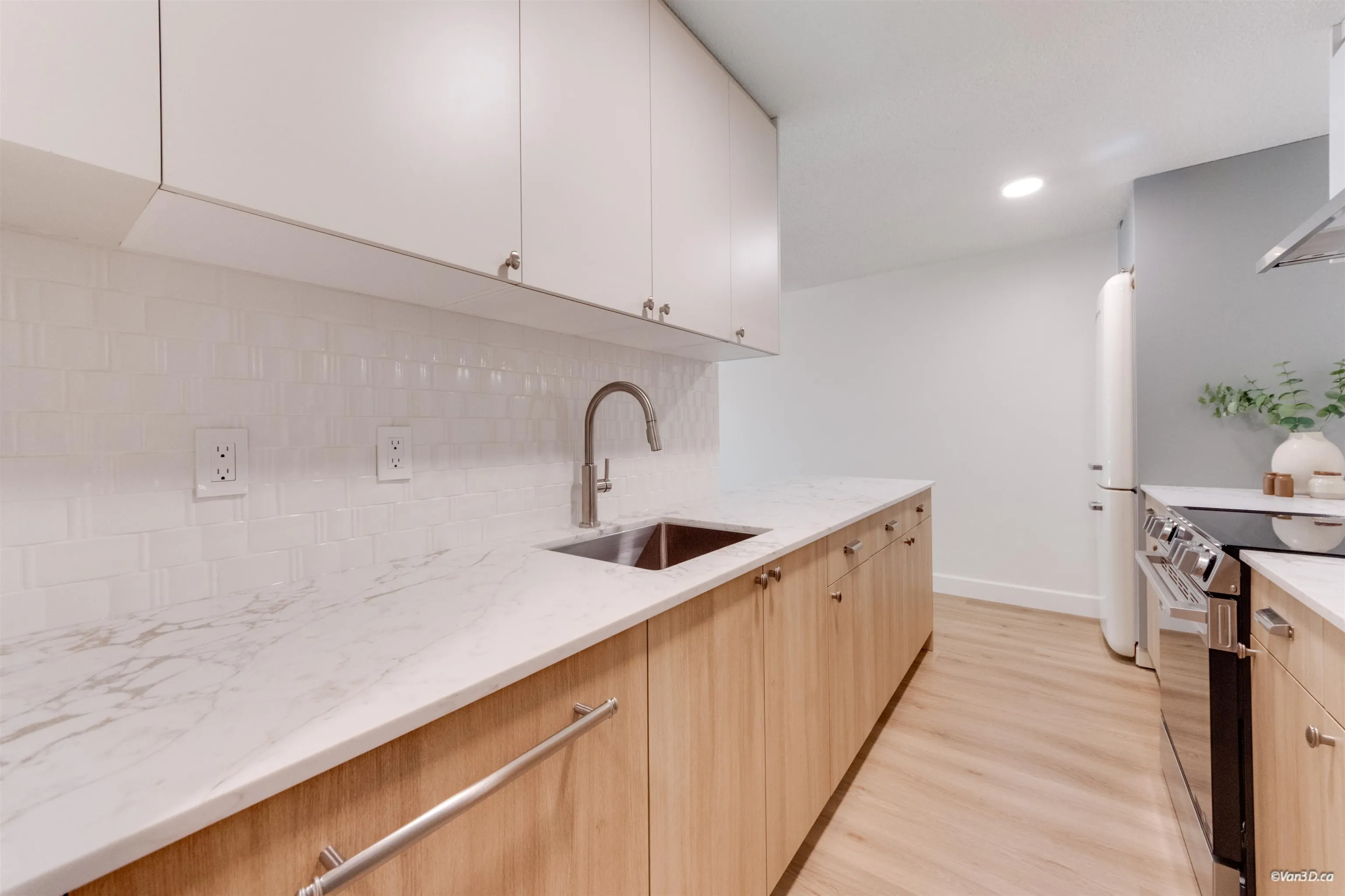 270 W 3rd Street #102