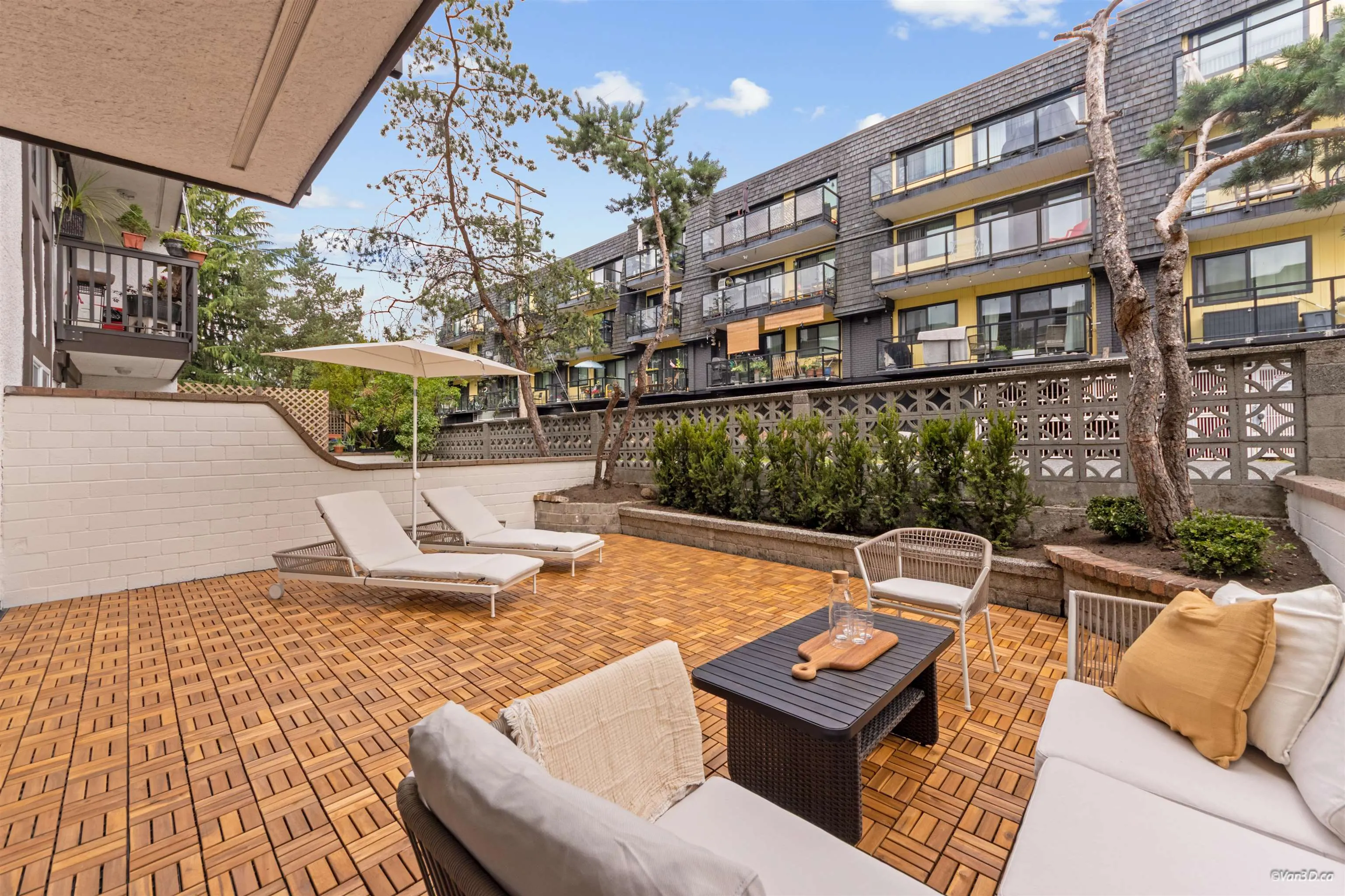 270 W 3rd Street #102