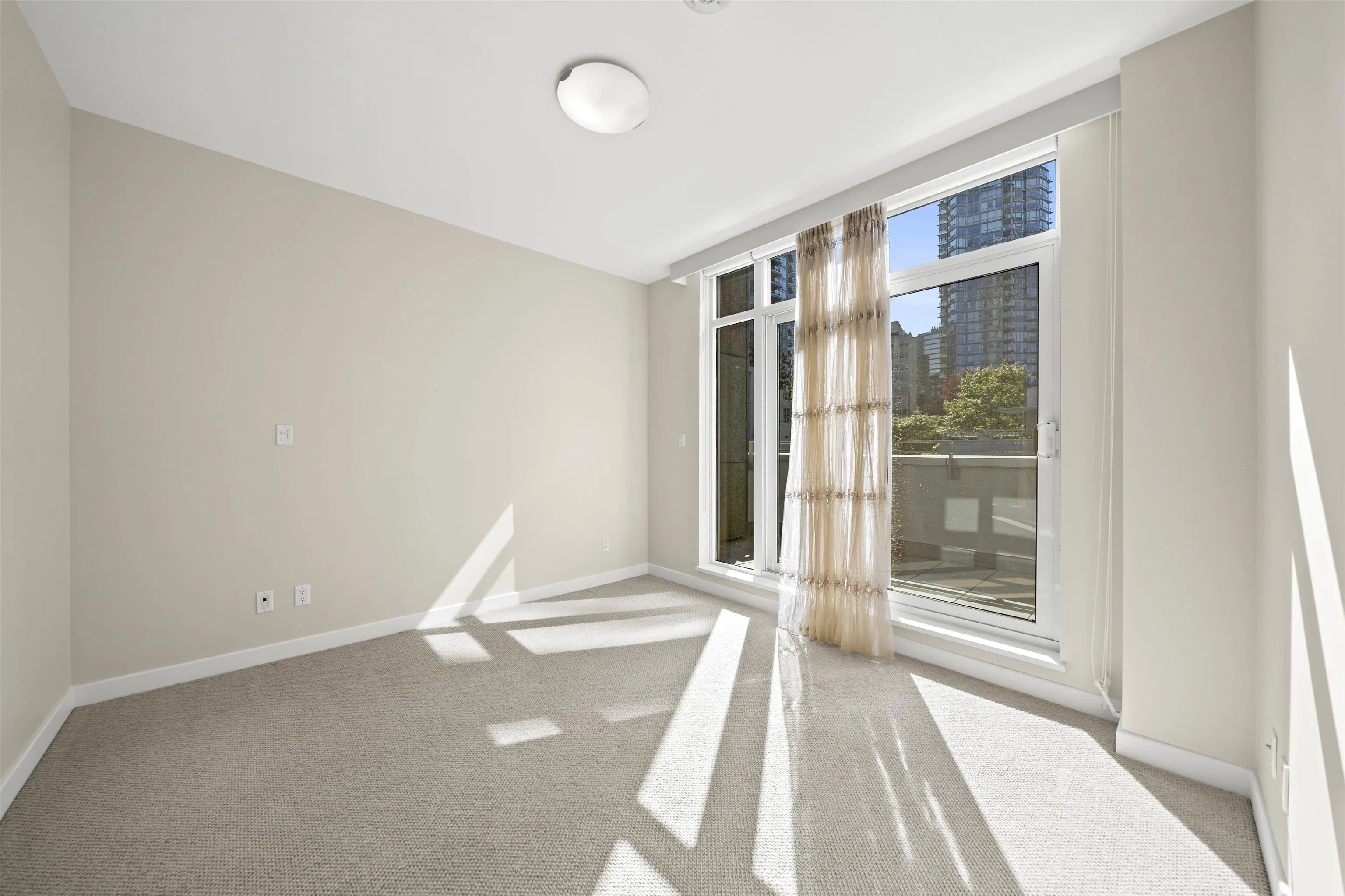 1281 W Cordova Street #TH19